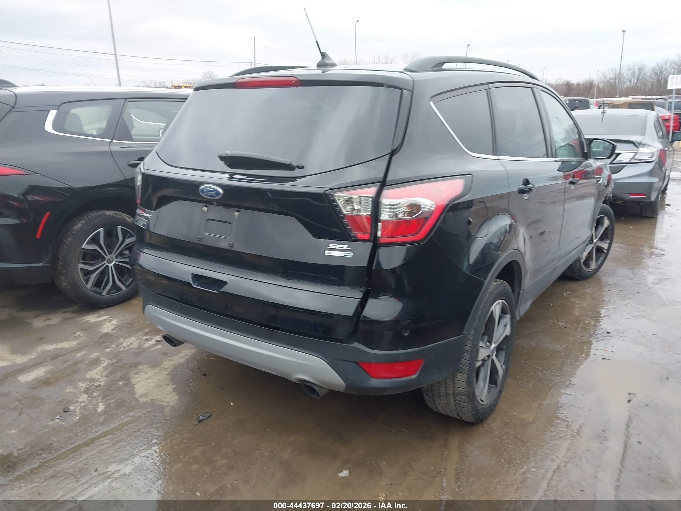FORD ESCAPE image 4