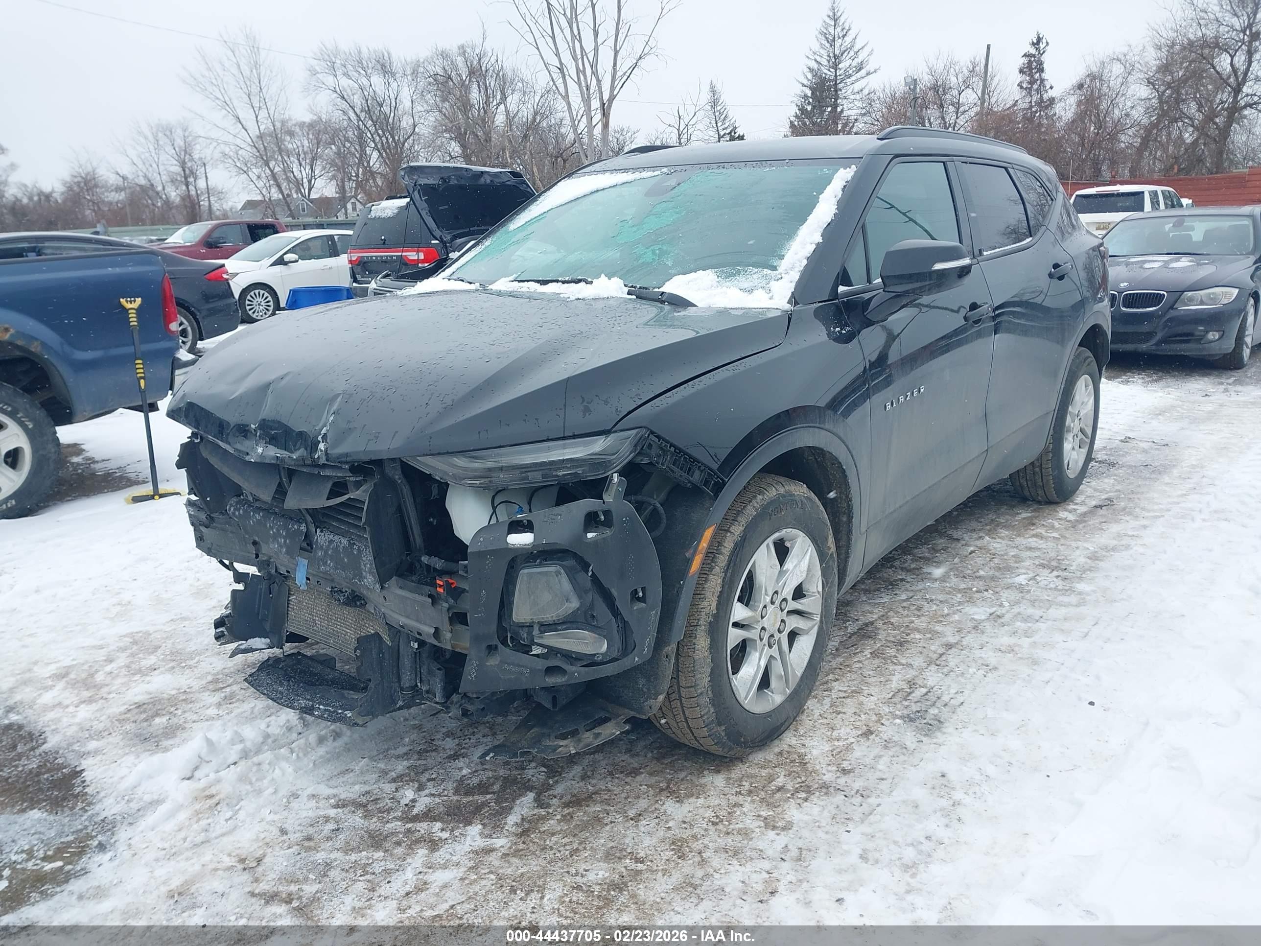 CHEVROLET BLAZER image 2