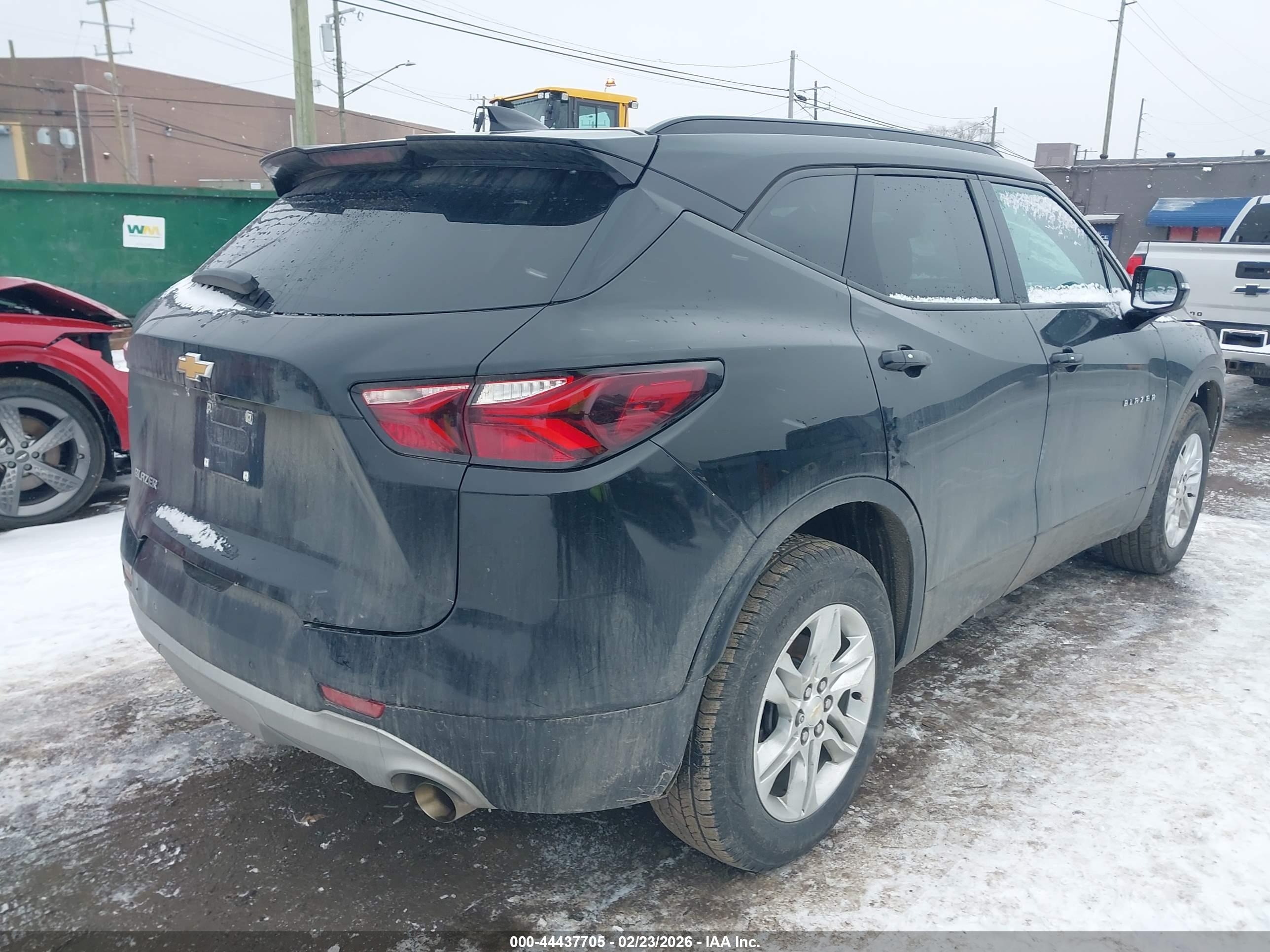 CHEVROLET BLAZER image 4