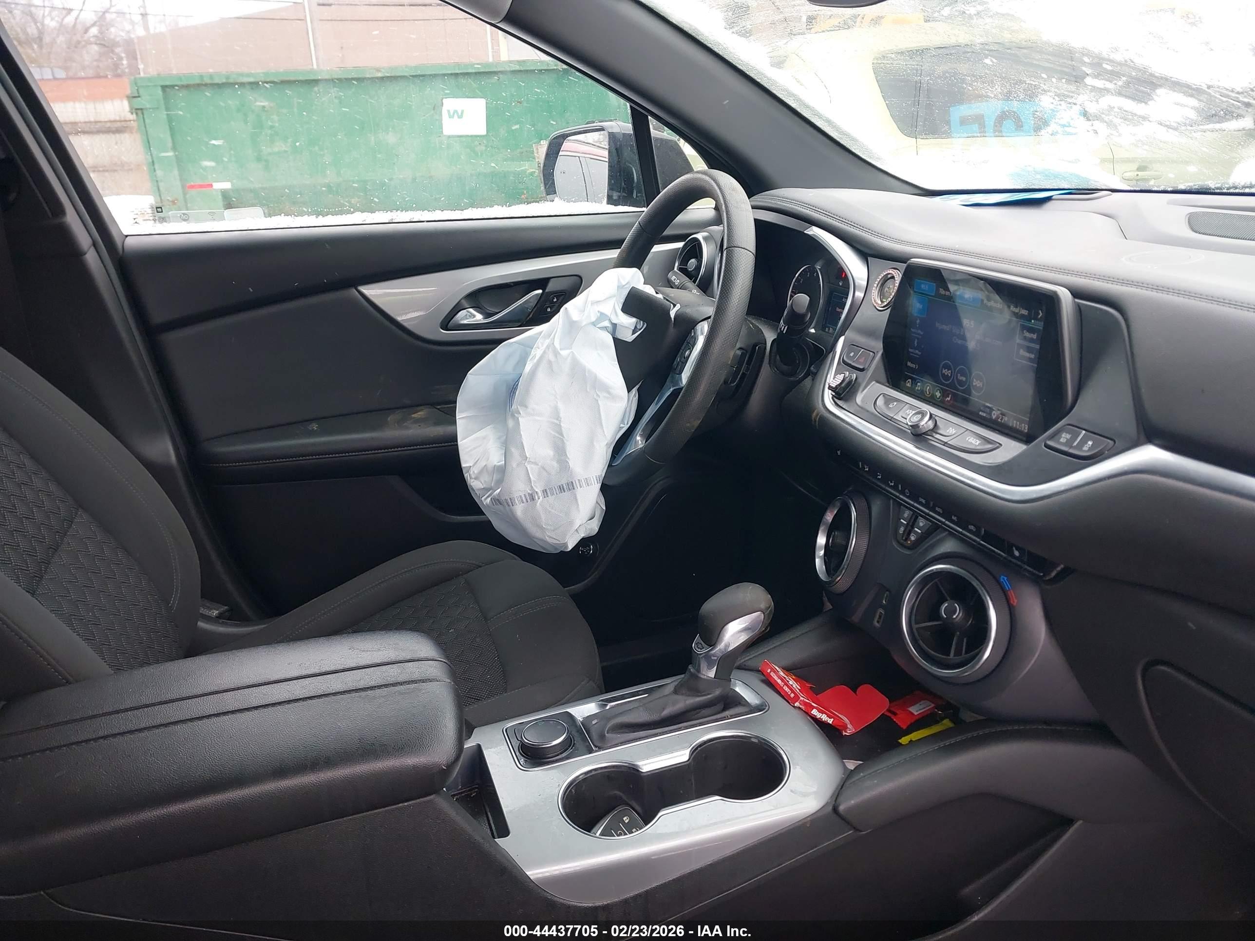 CHEVROLET BLAZER image 5