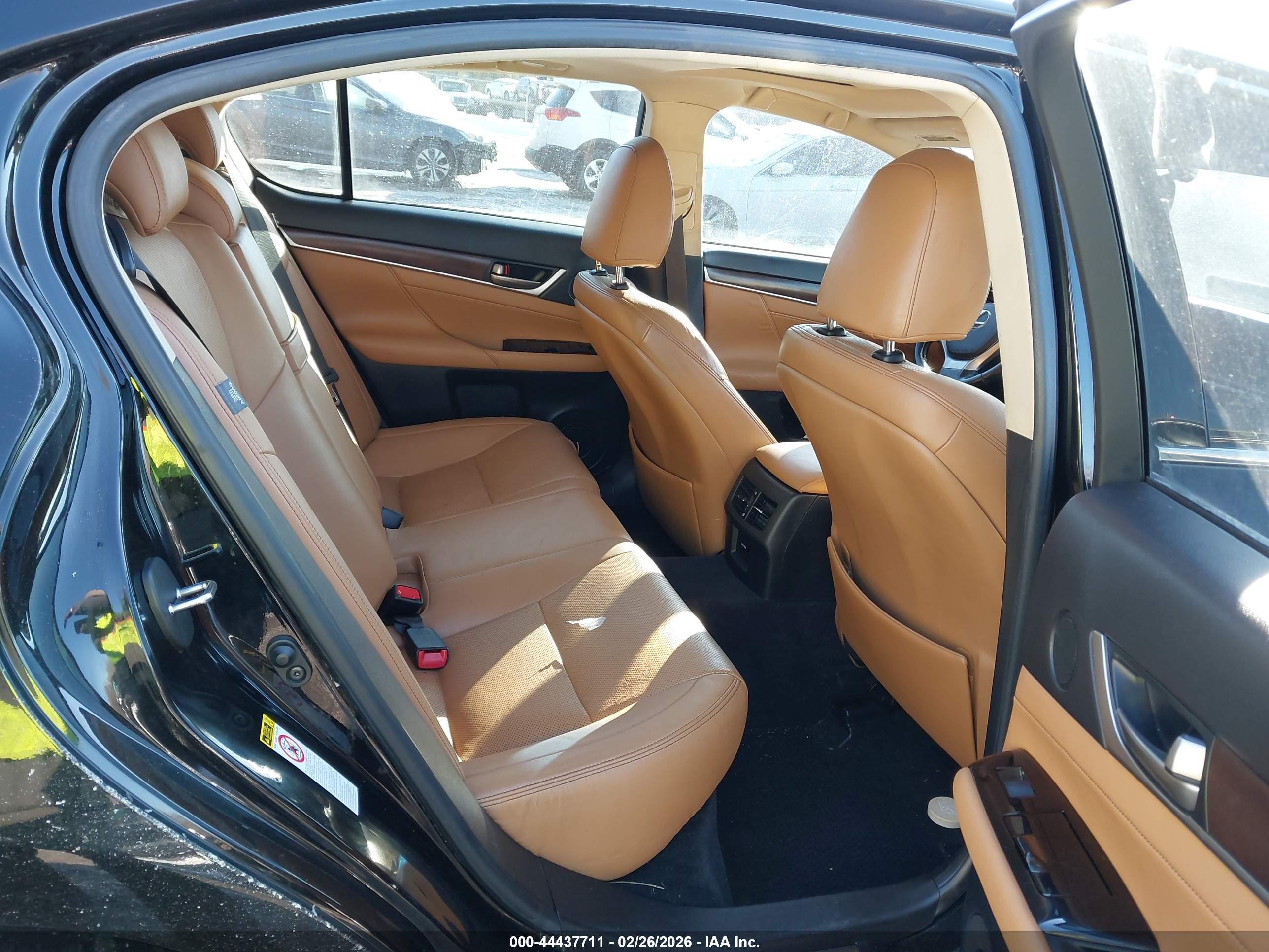 LEXUS GS image 8