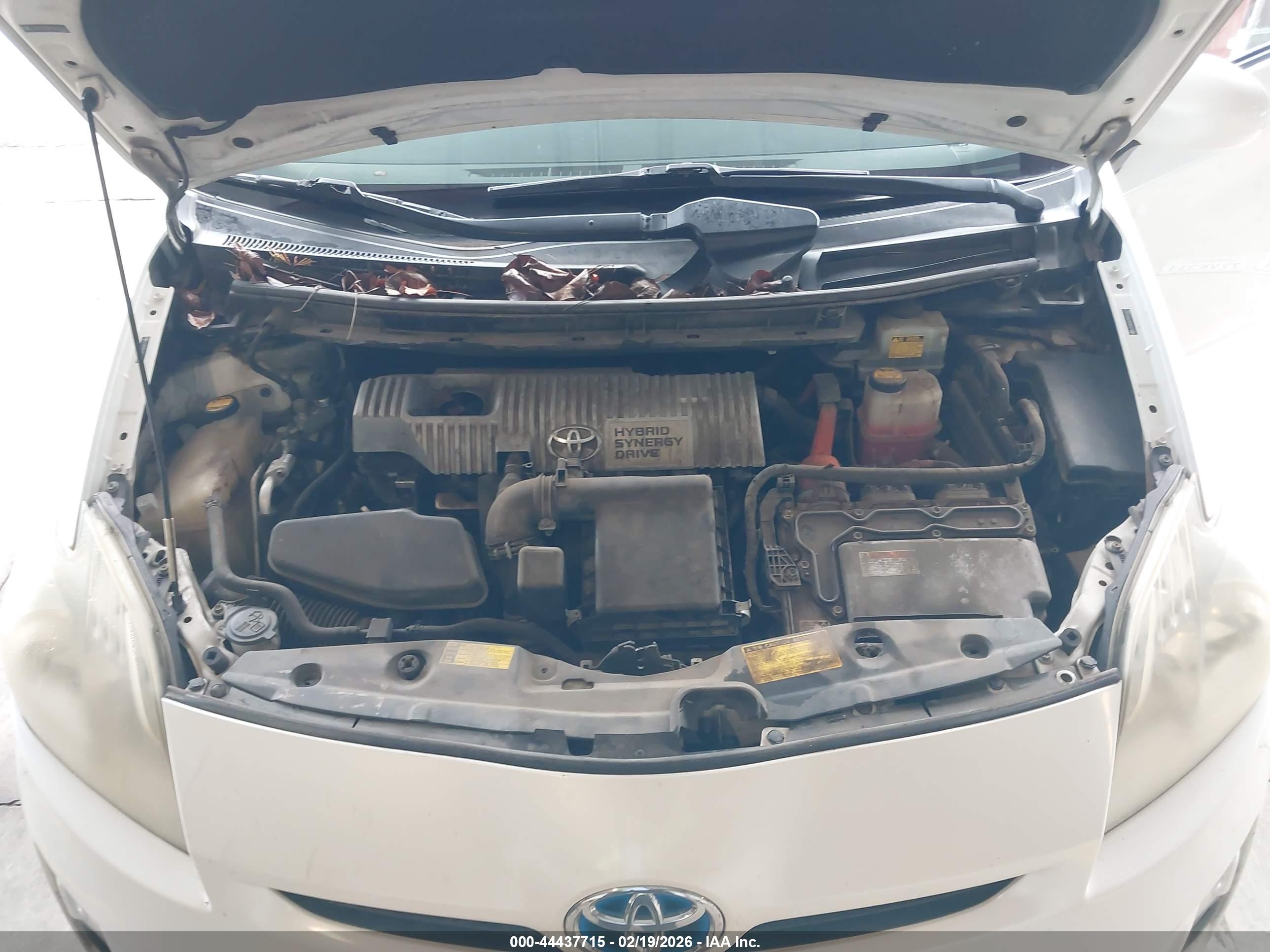 TOYOTA PRIUS image 10
