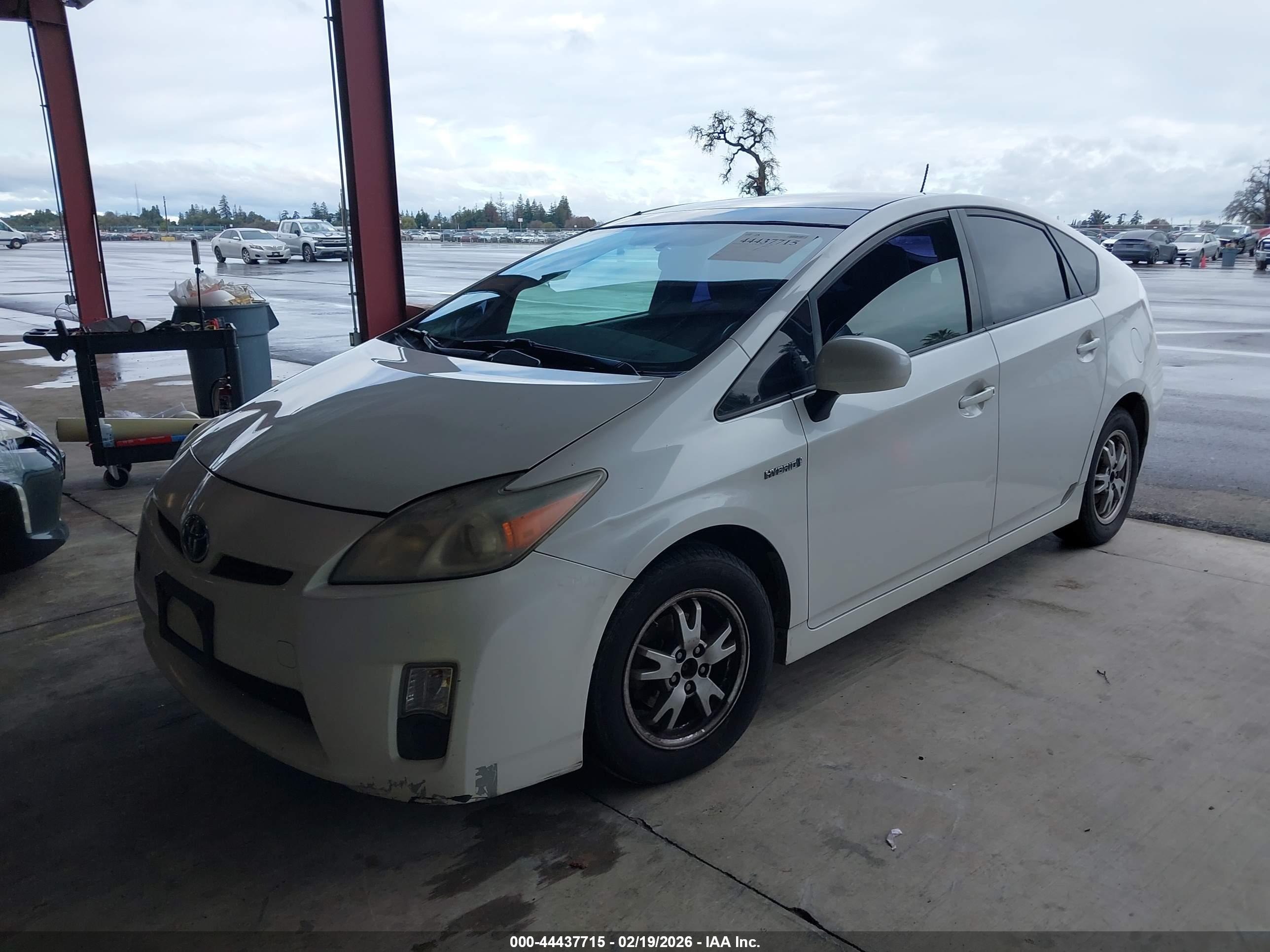 TOYOTA PRIUS image 6