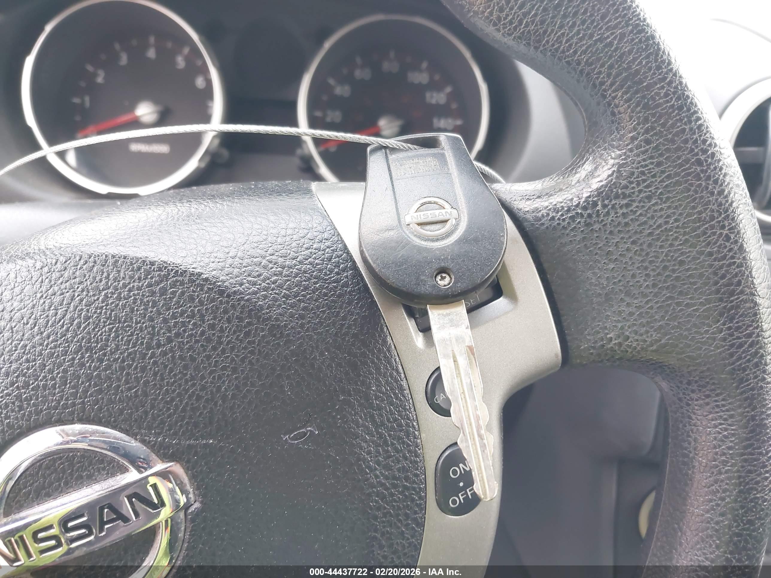 NISSAN ROGUE image 11