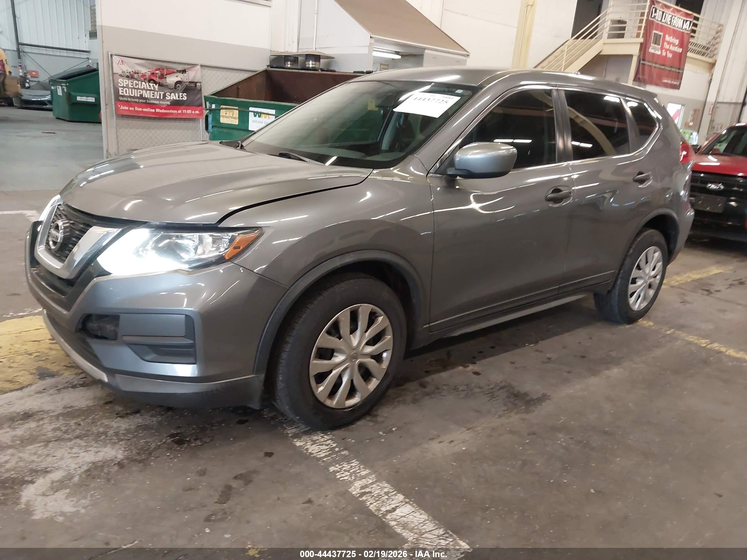NISSAN ROGUE image 2