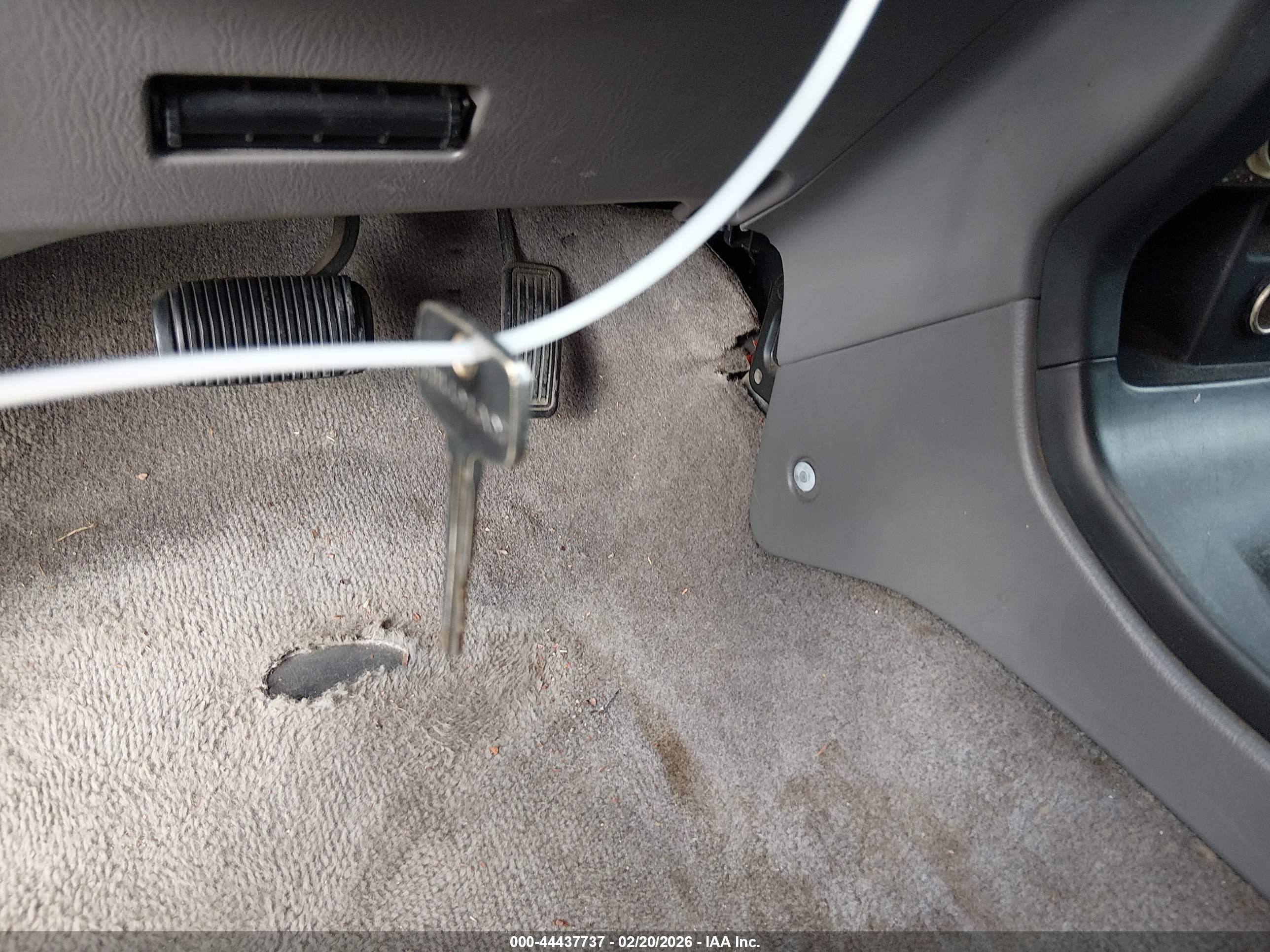 TOYOTA 4RUNNER image 11