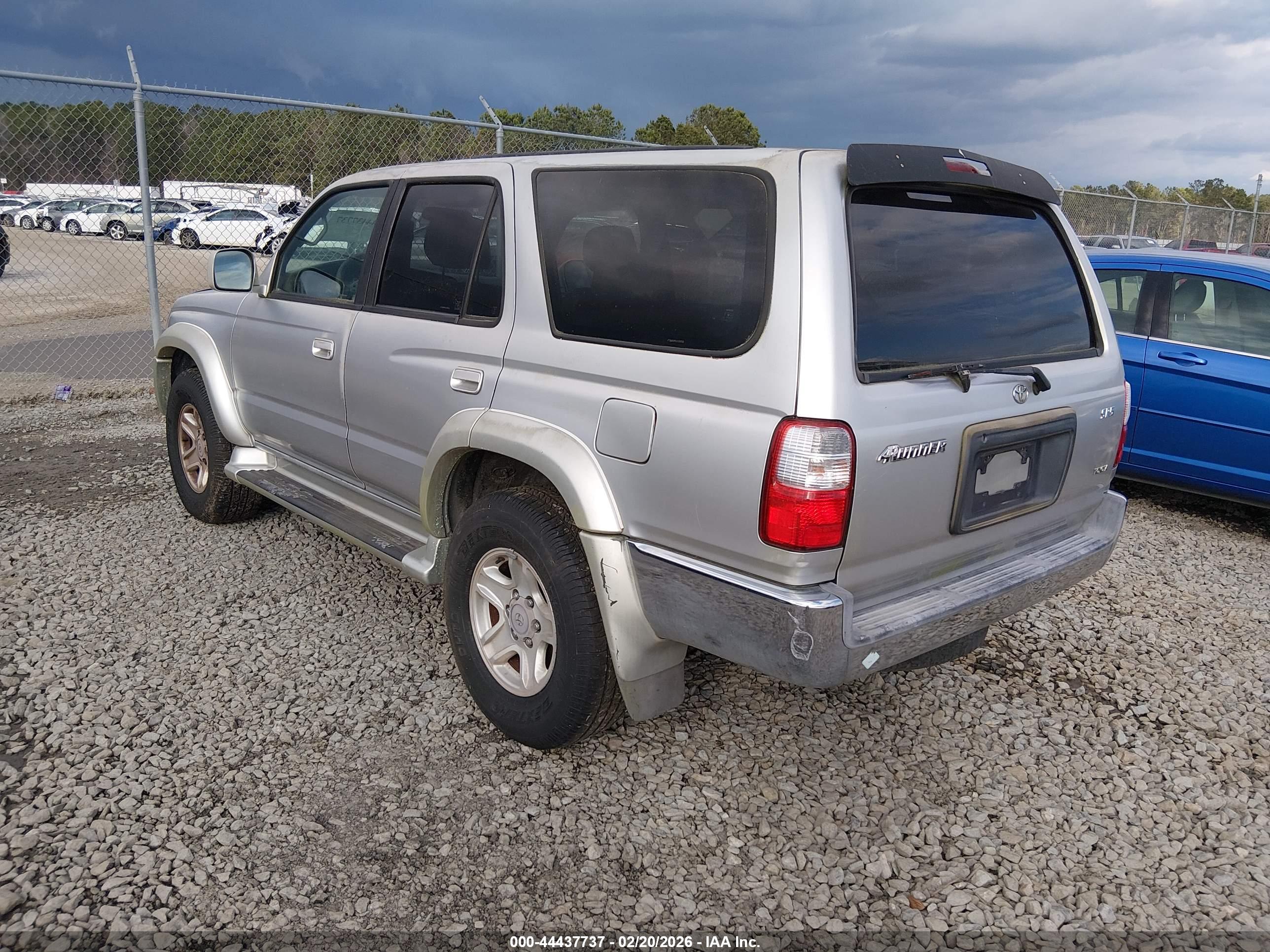 TOYOTA 4RUNNER image 3