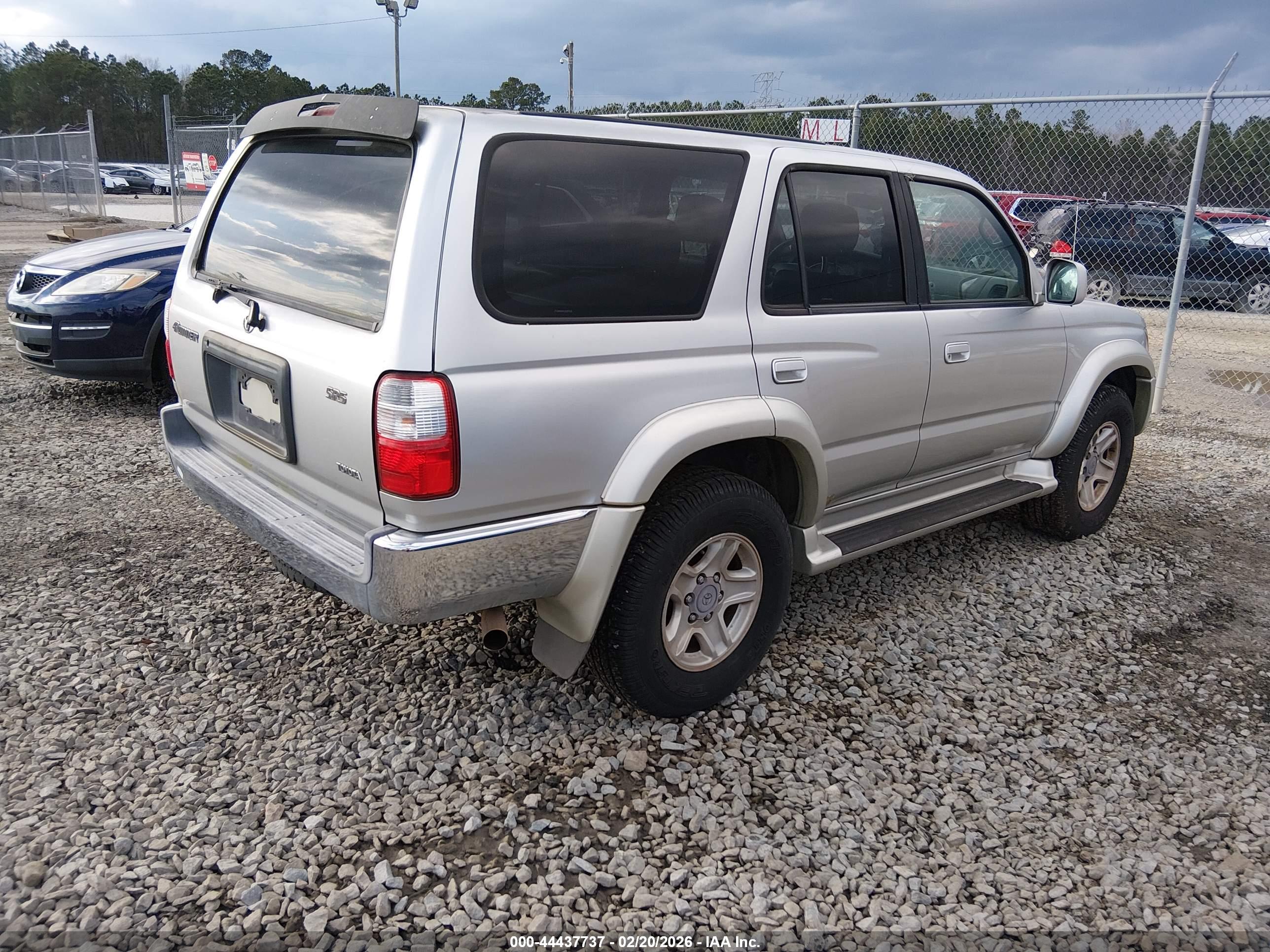 TOYOTA 4RUNNER image 4