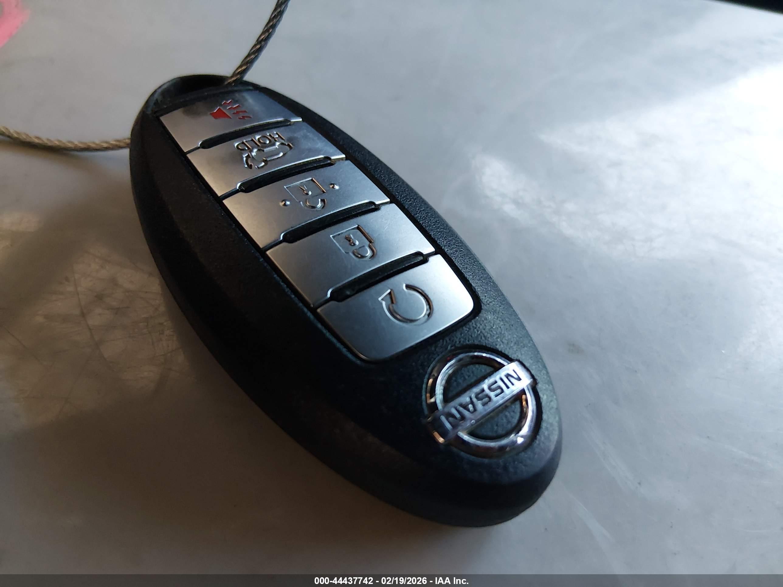 NISSAN ROGUE image 11