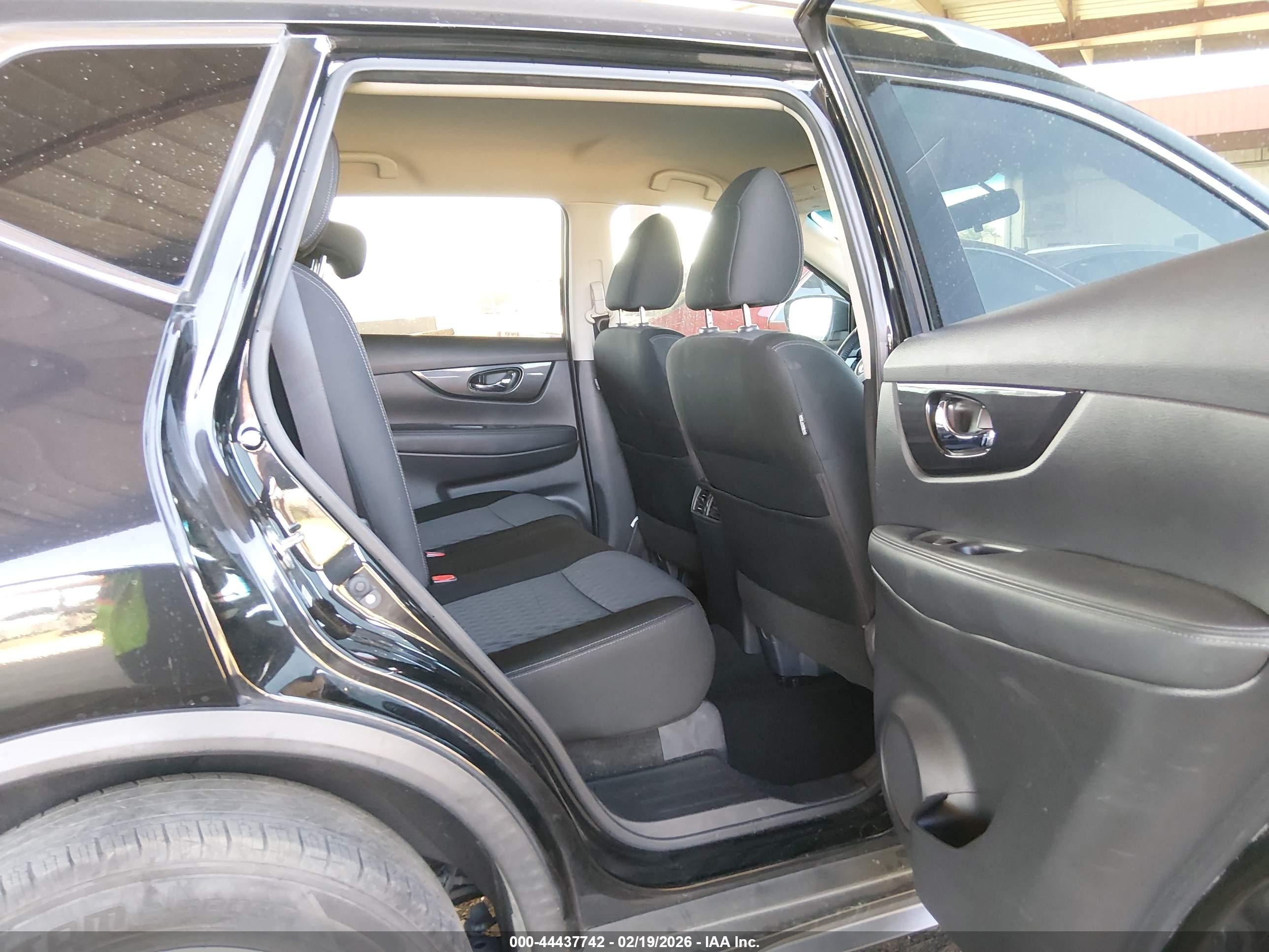 NISSAN ROGUE image 8