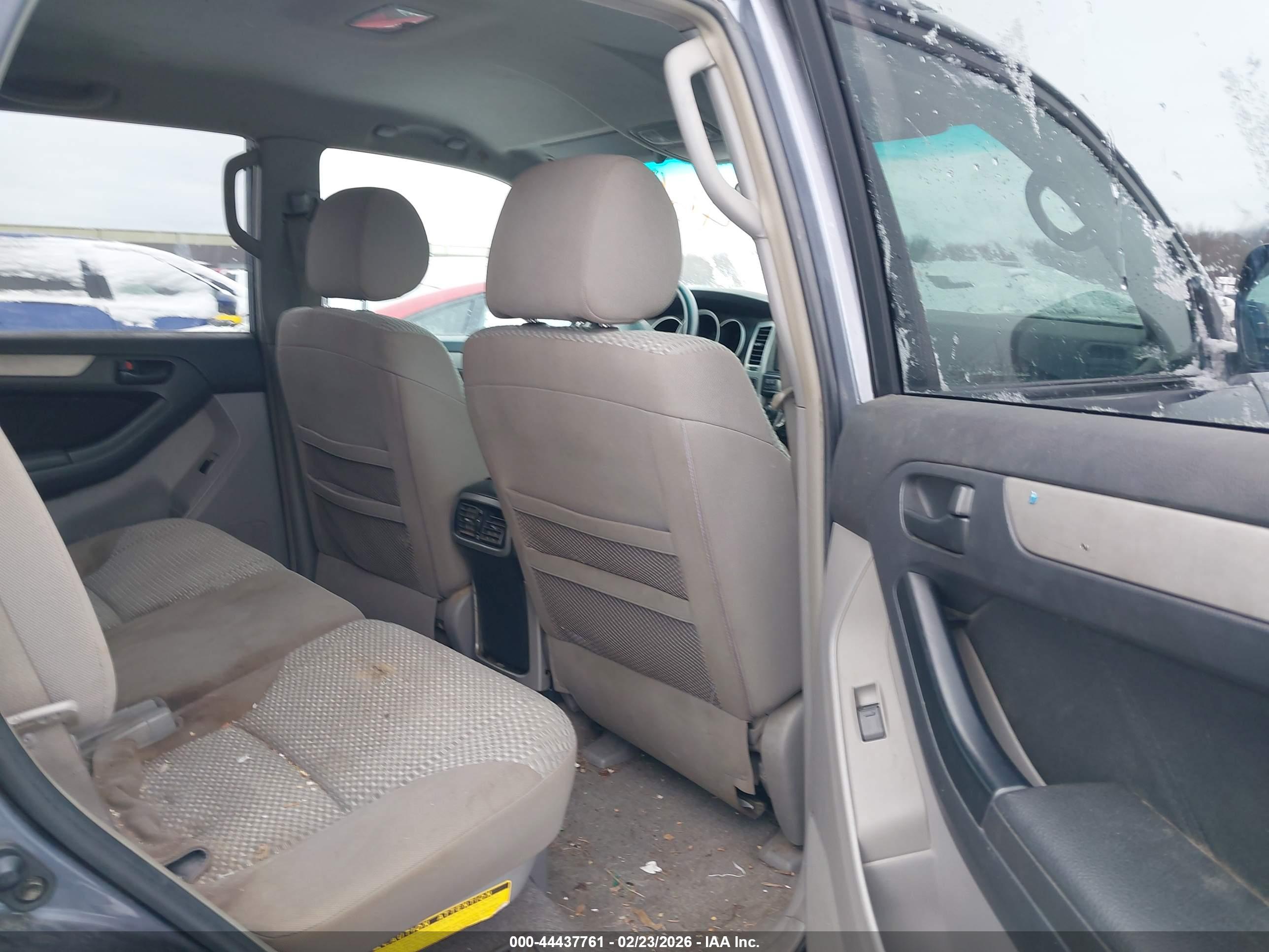 TOYOTA 4RUNNER image 8
