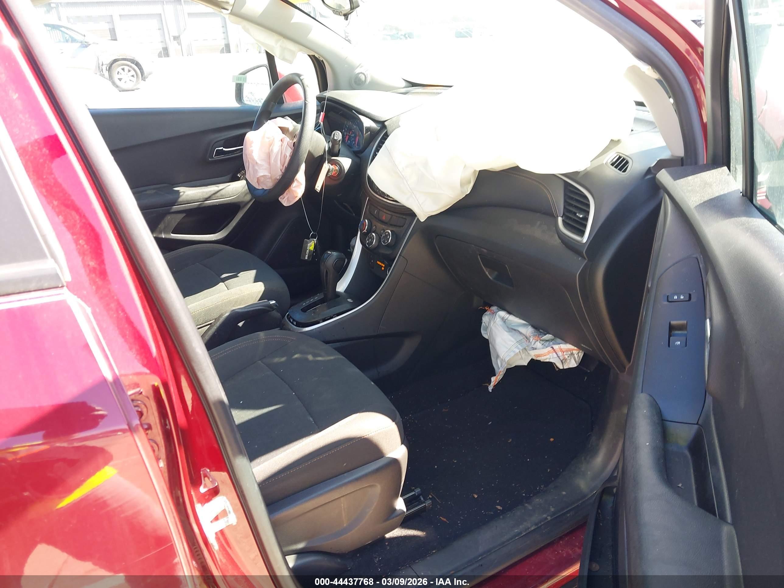 CHEVROLET TRAX image 5