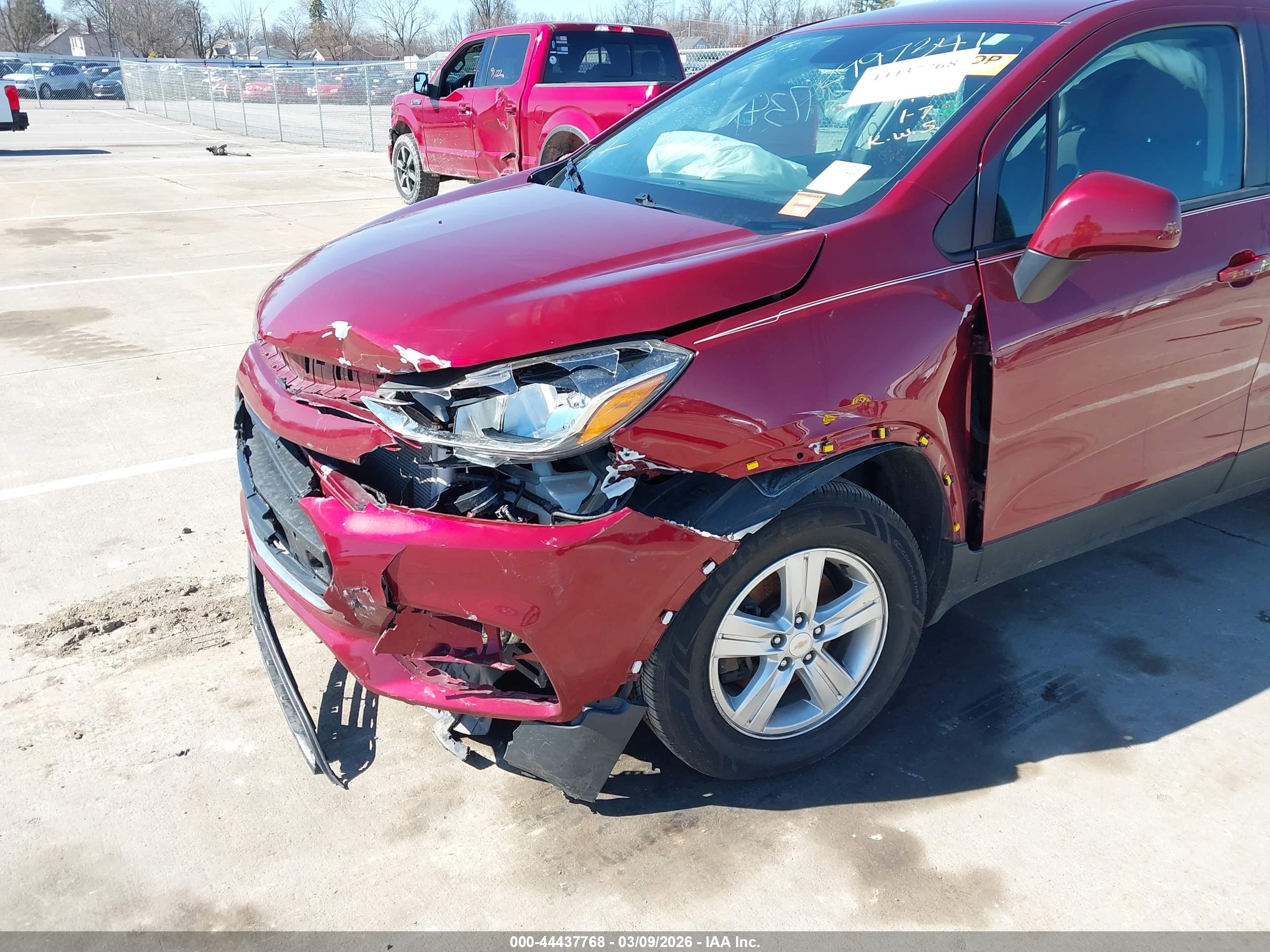 CHEVROLET TRAX image 6