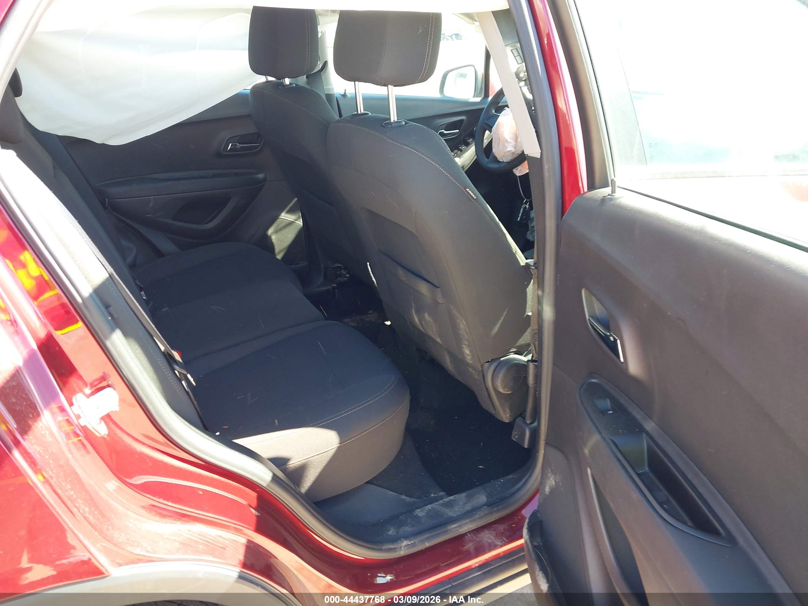 CHEVROLET TRAX image 8