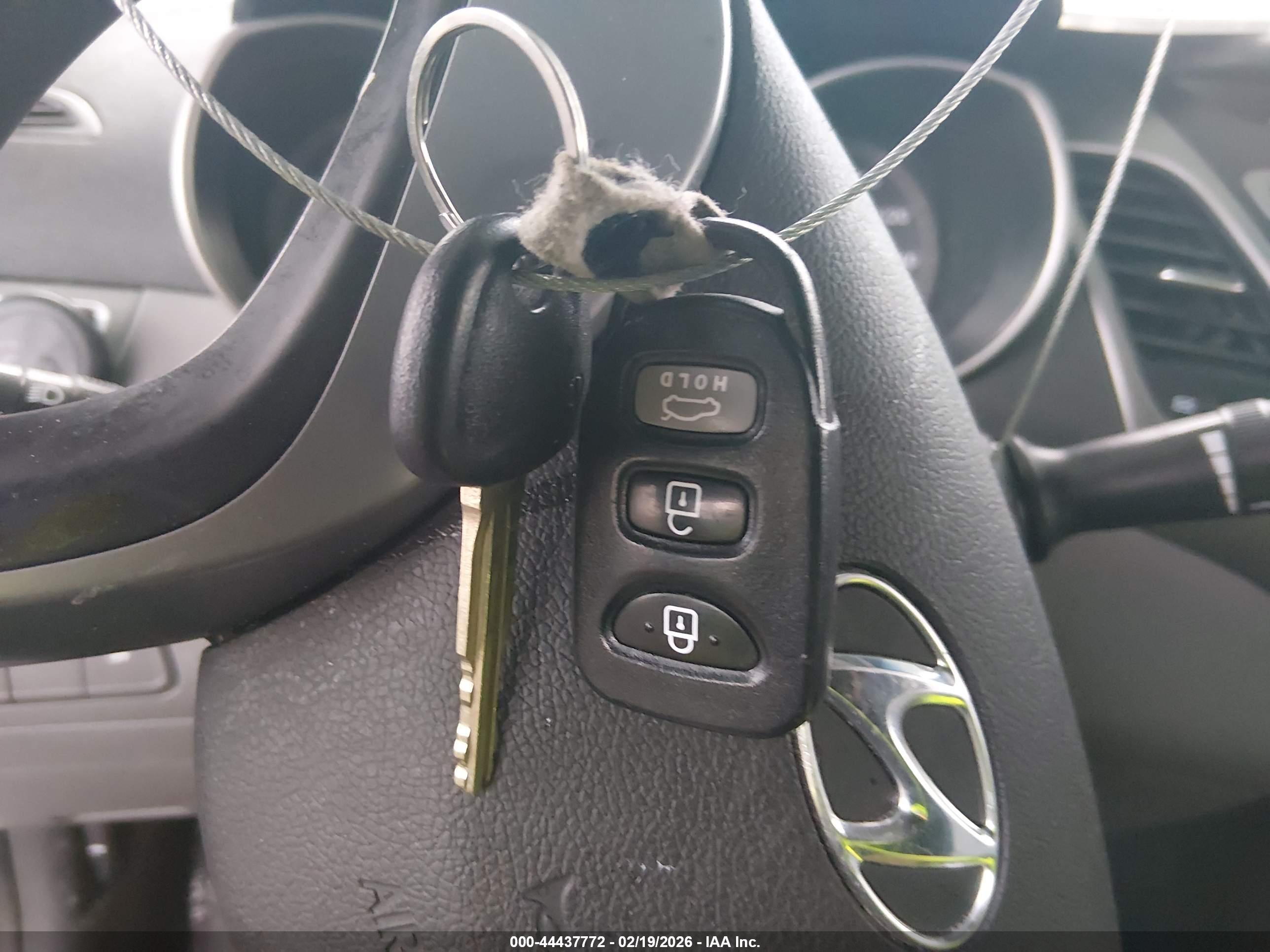 HYUNDAI ELANTRA image 11
