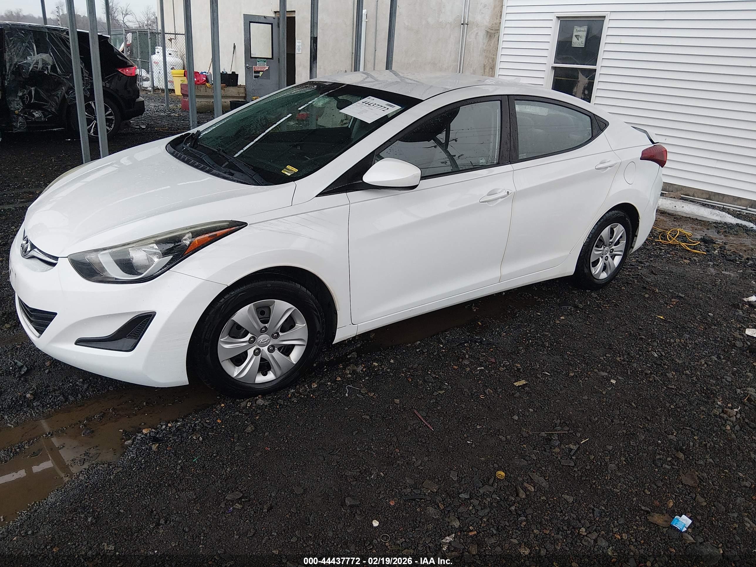 HYUNDAI ELANTRA image 2