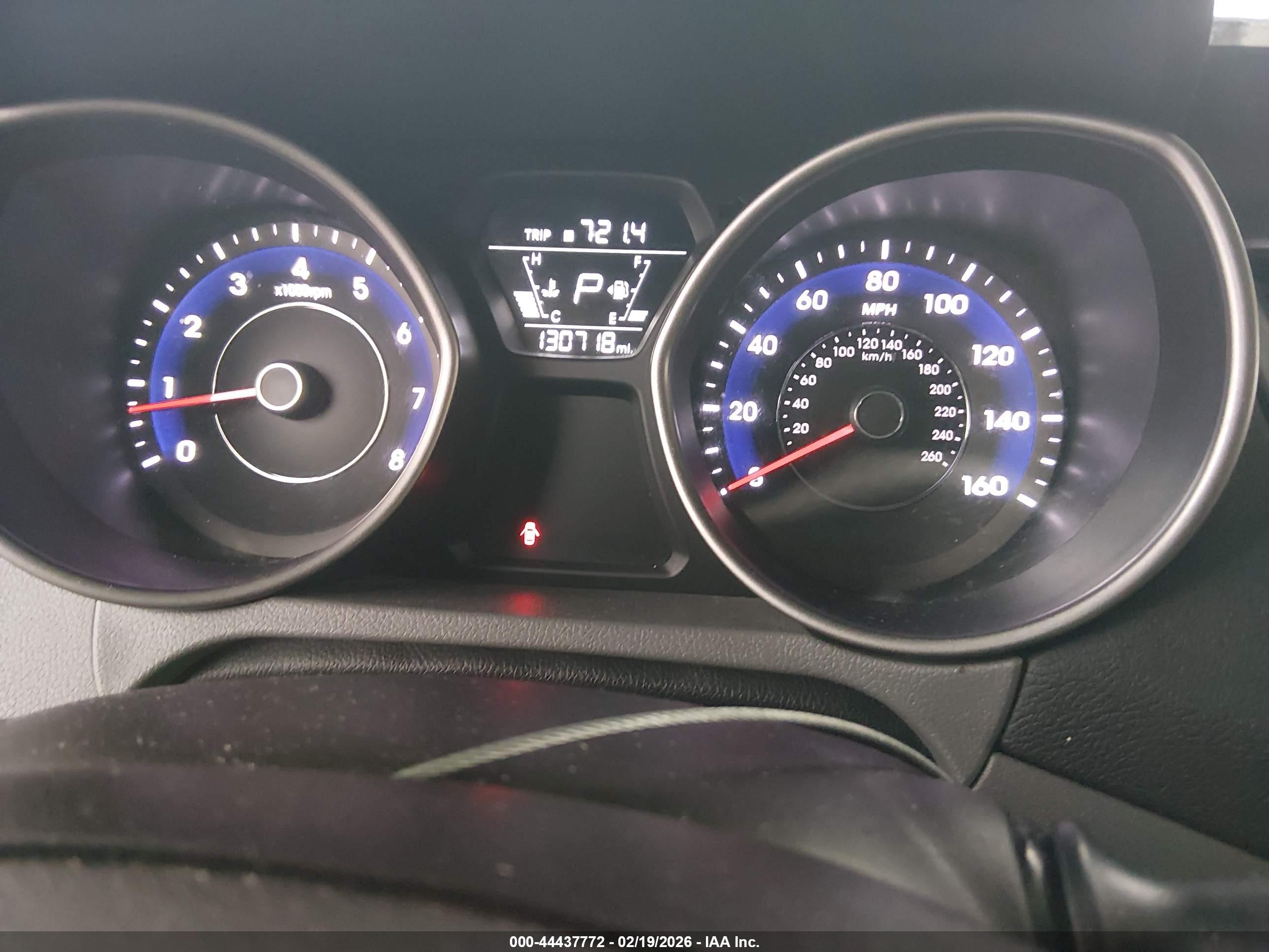 HYUNDAI ELANTRA image 7
