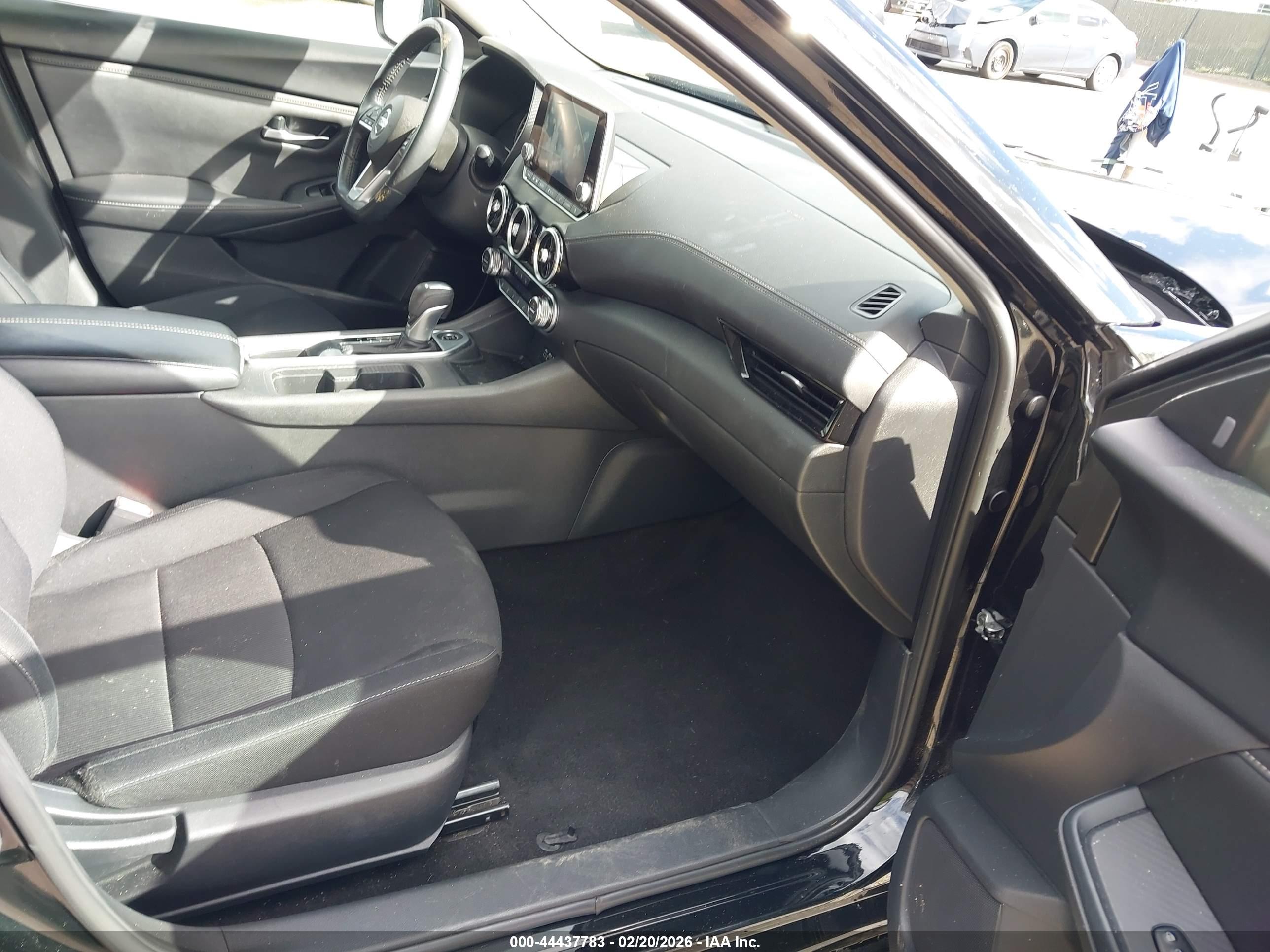 NISSAN SENTRA image 5