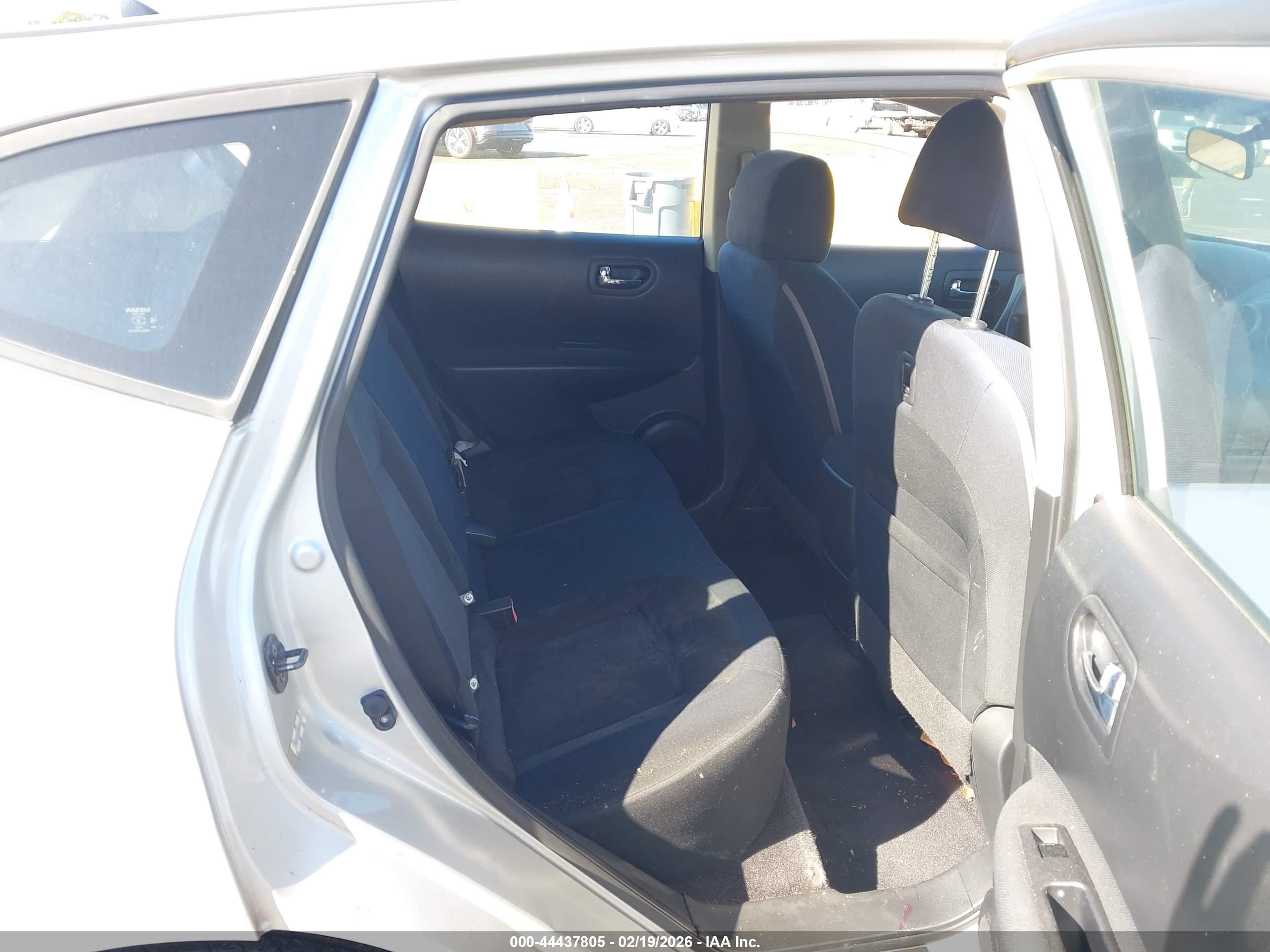 NISSAN ROGUE image 8