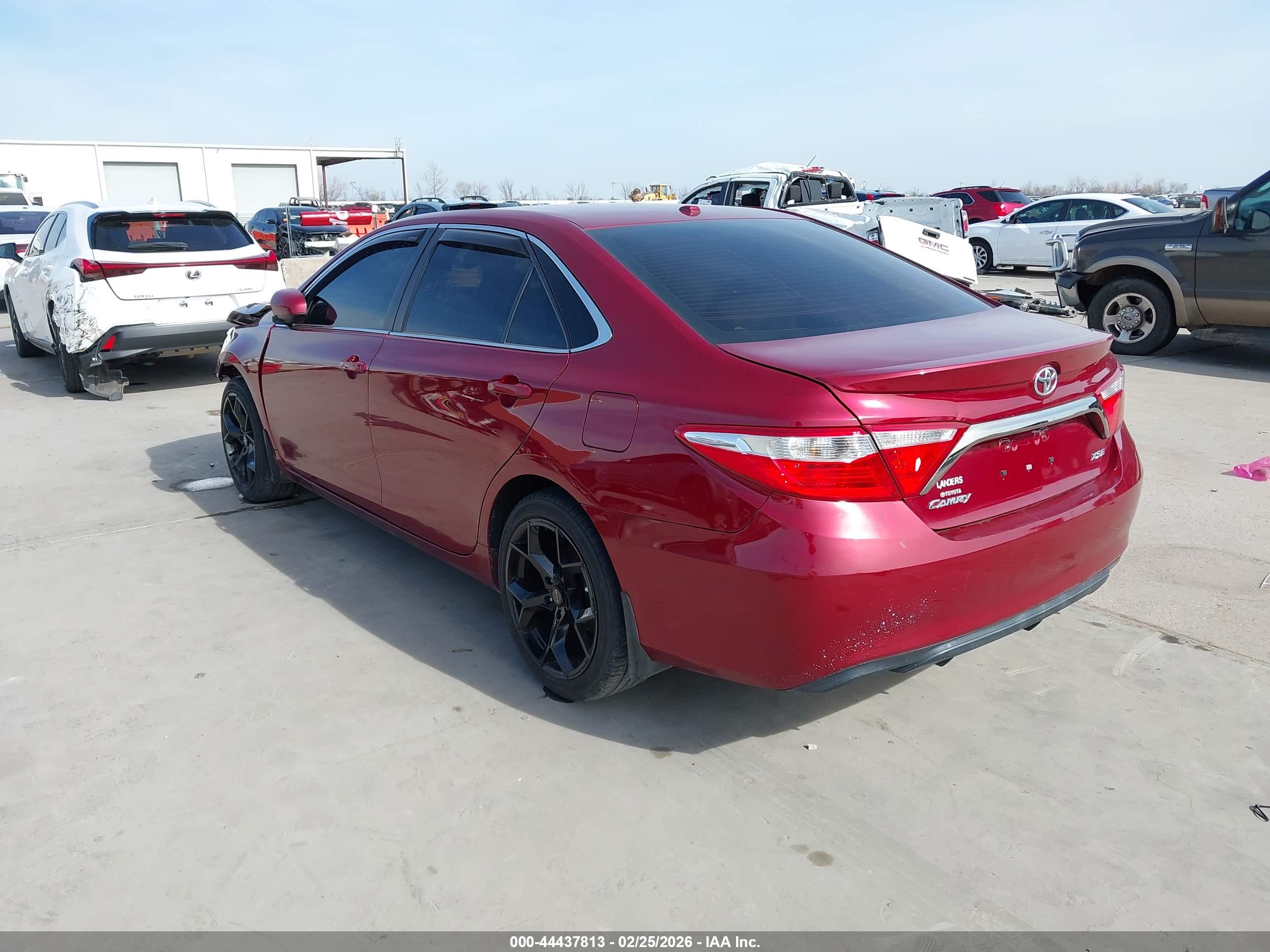 TOYOTA CAMRY image 3