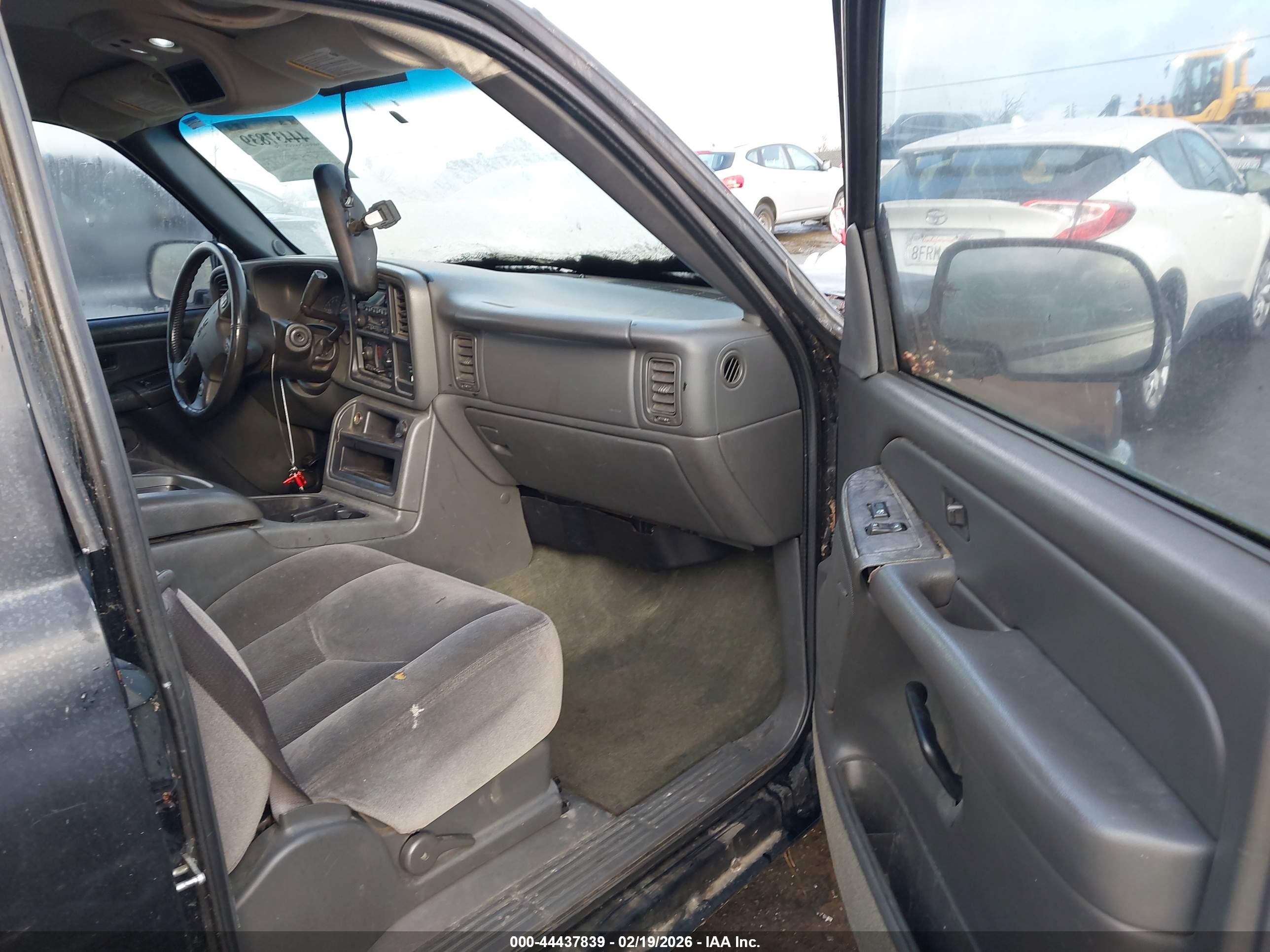 GMC SIERRA image 5