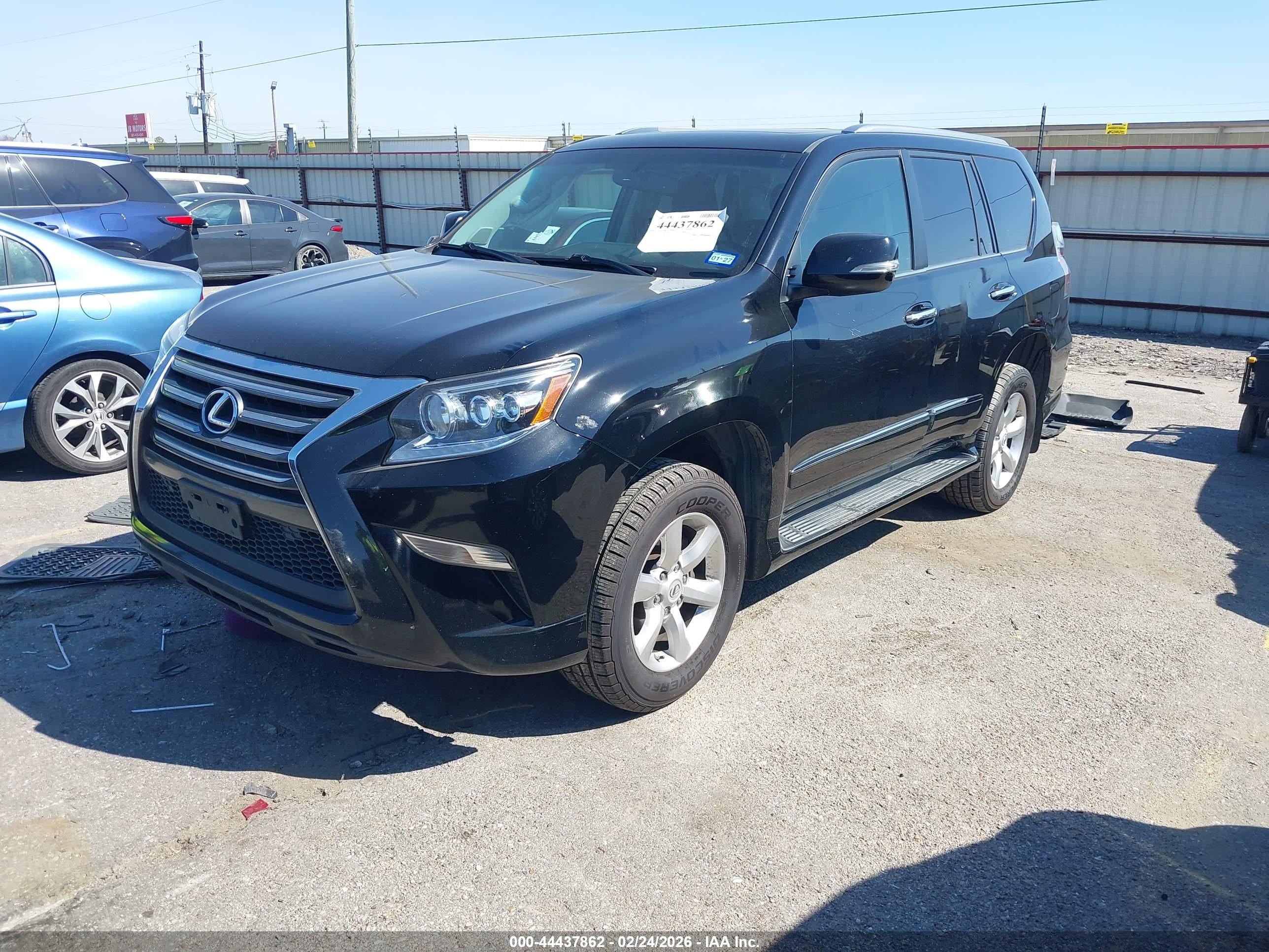 LEXUS GX image 2