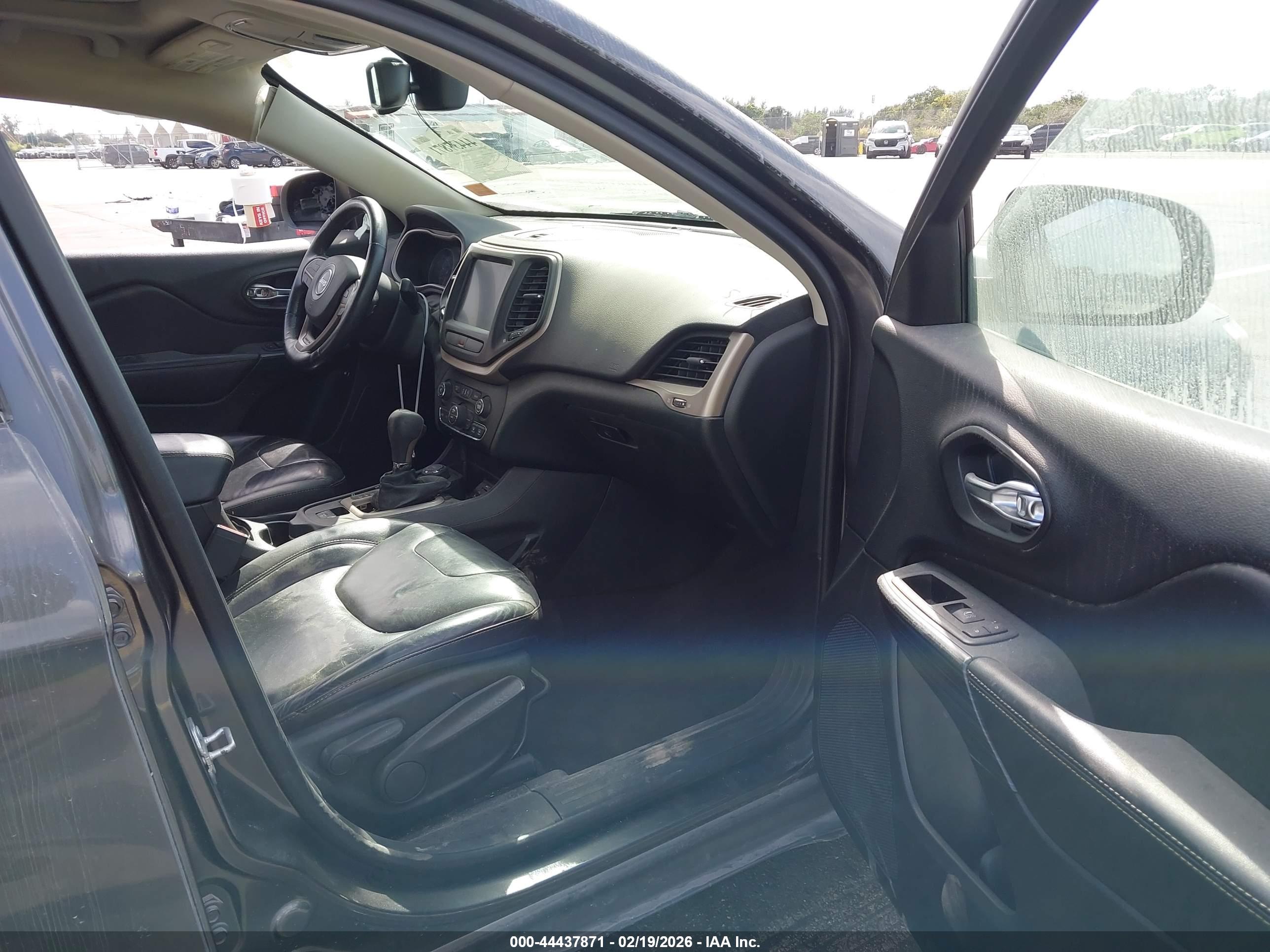 JEEP CHEROKEE image 5