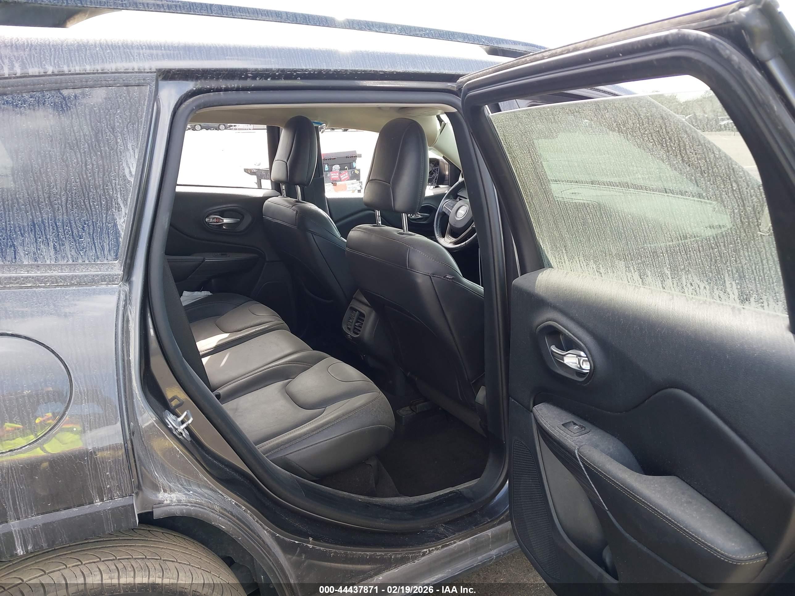 JEEP CHEROKEE image 8