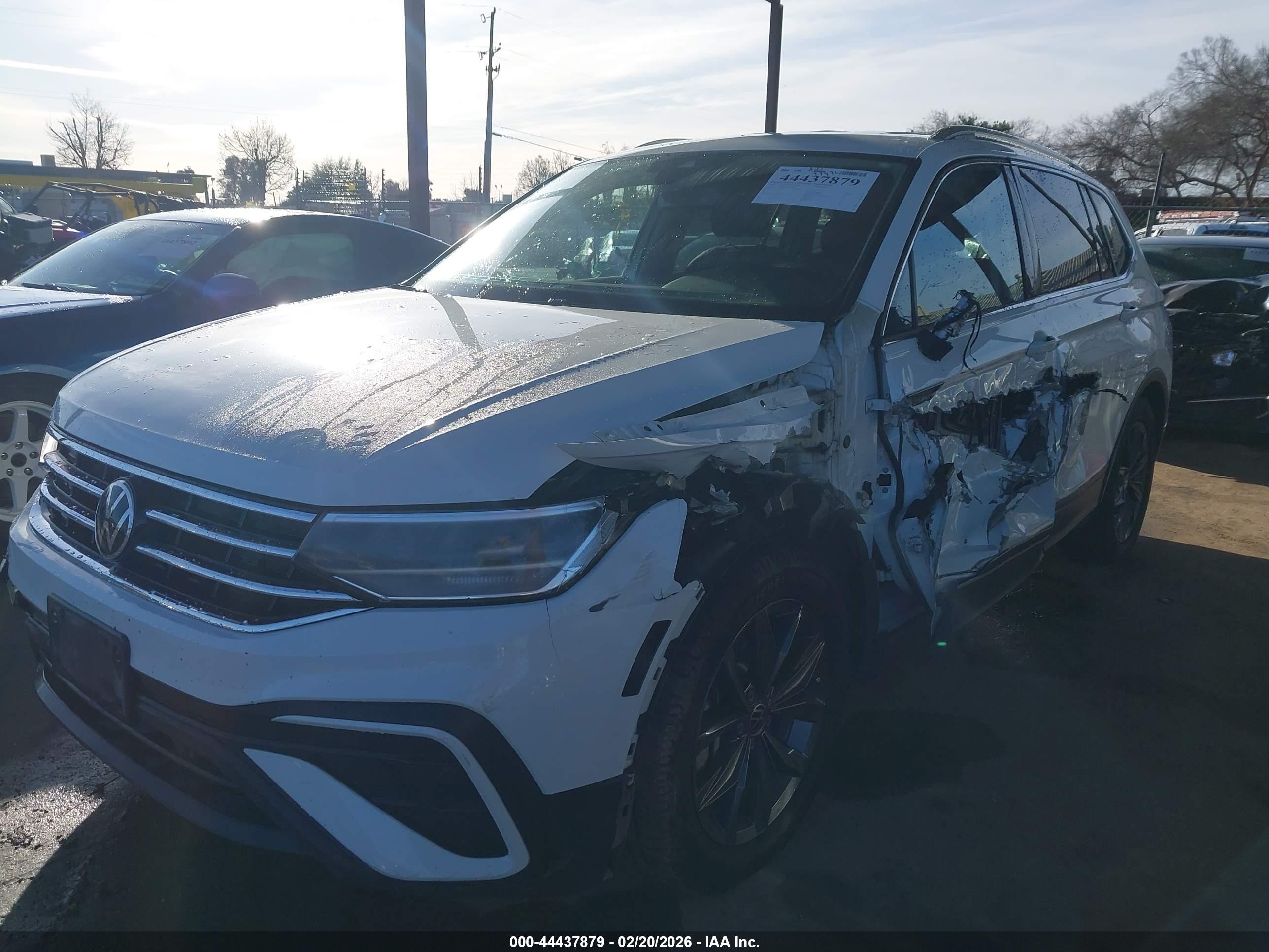 VOLKSWAGEN TIGUAN image 2