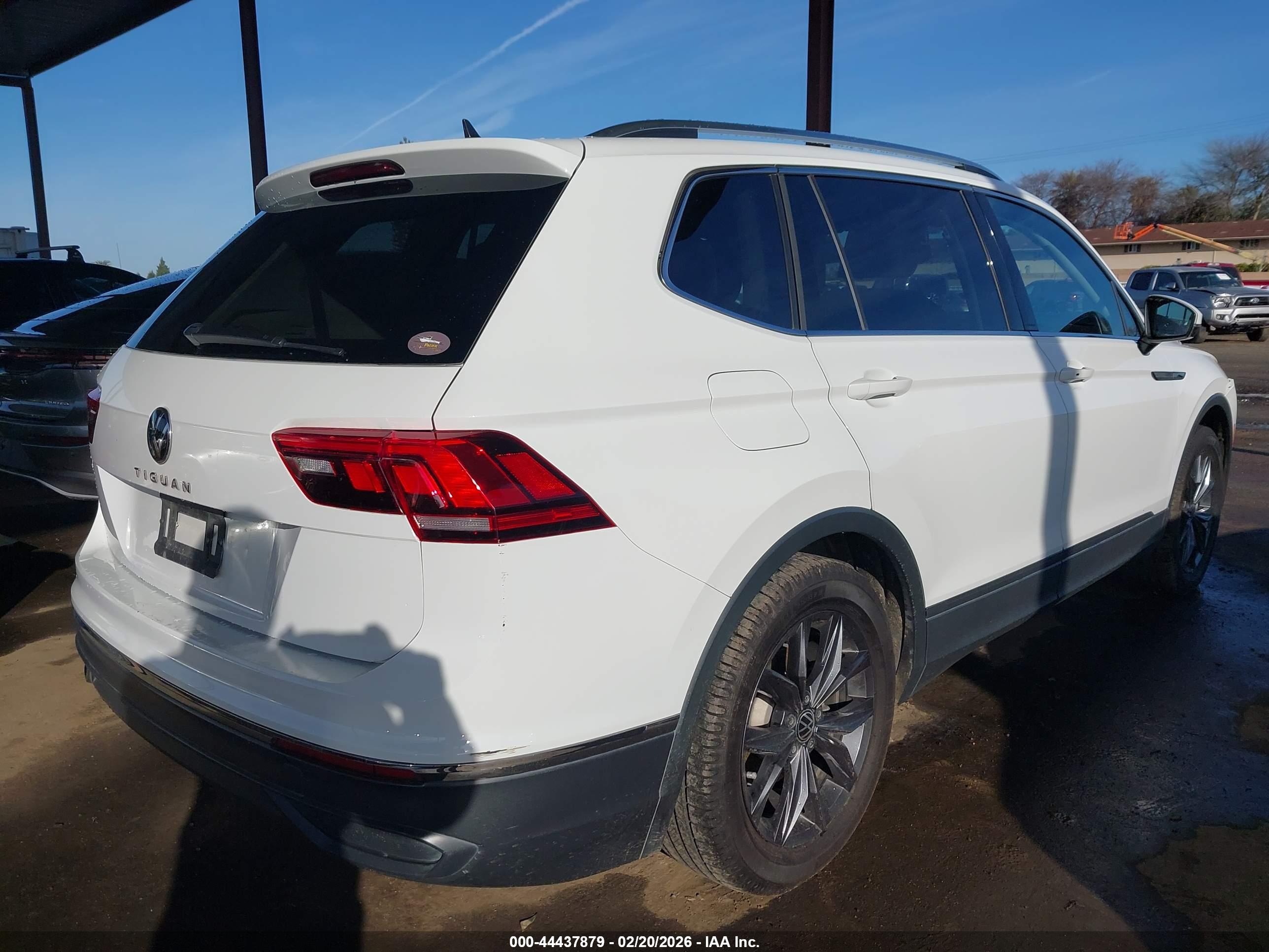 VOLKSWAGEN TIGUAN image 4
