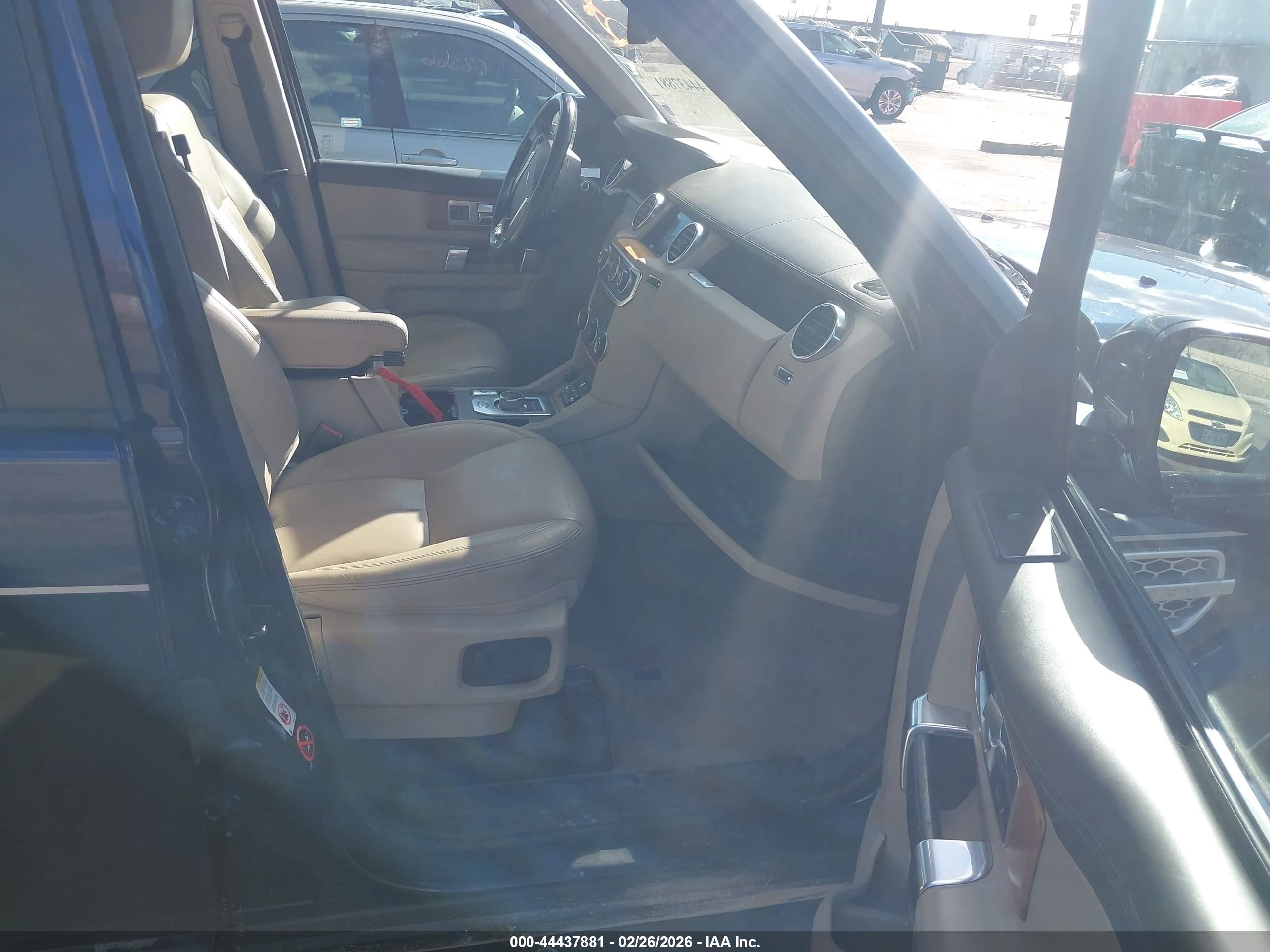 LAND ROVER image 5