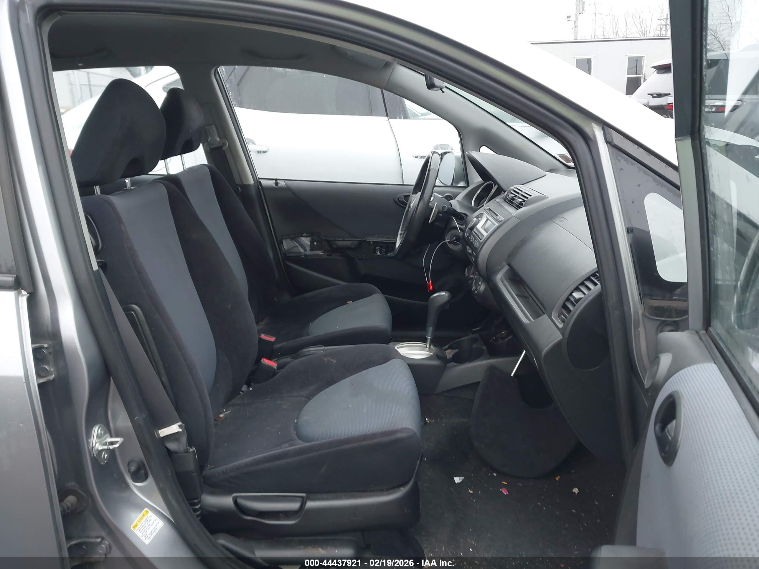 HONDA FIT image 5