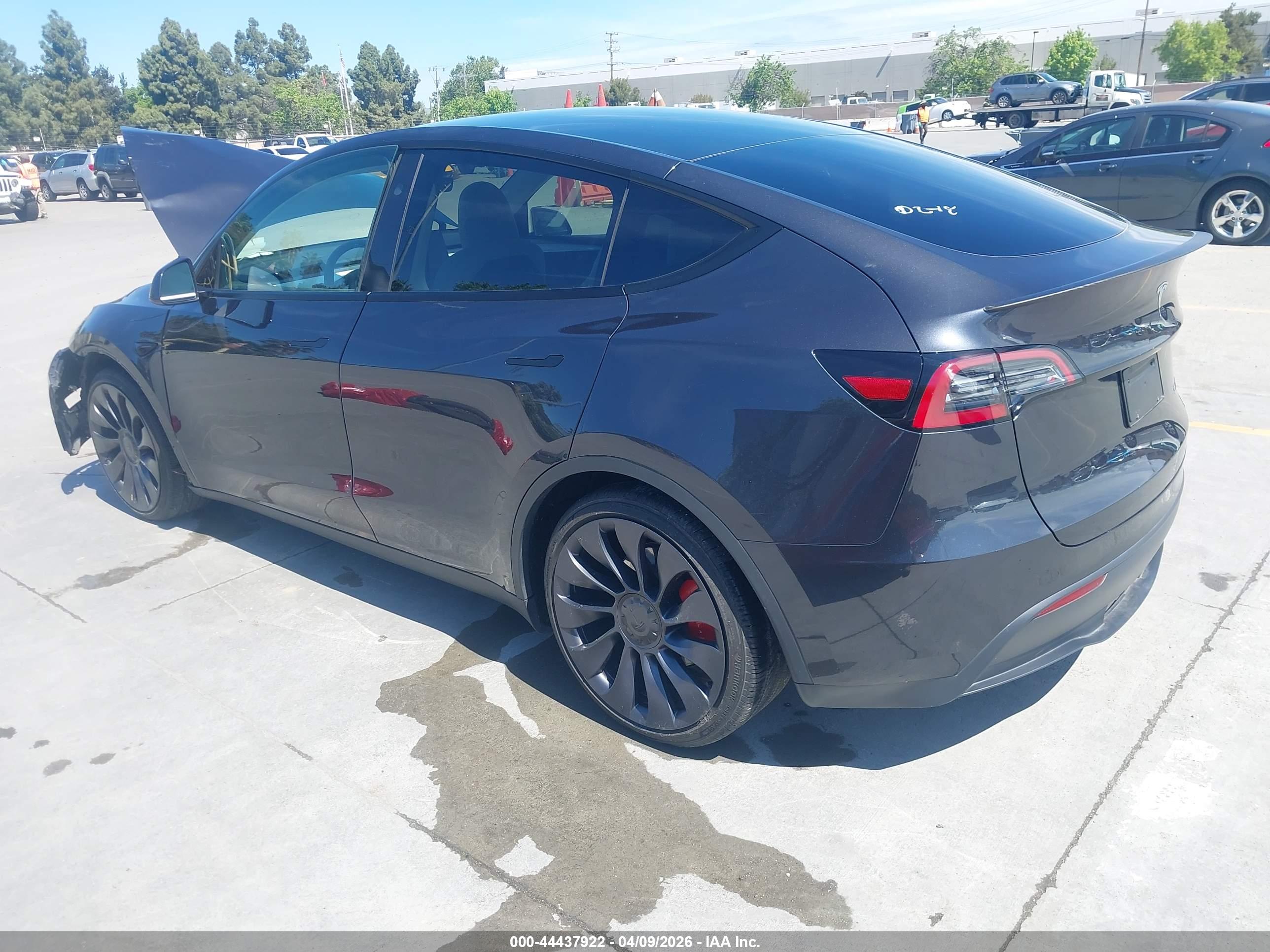 TESLA MODEL image 3