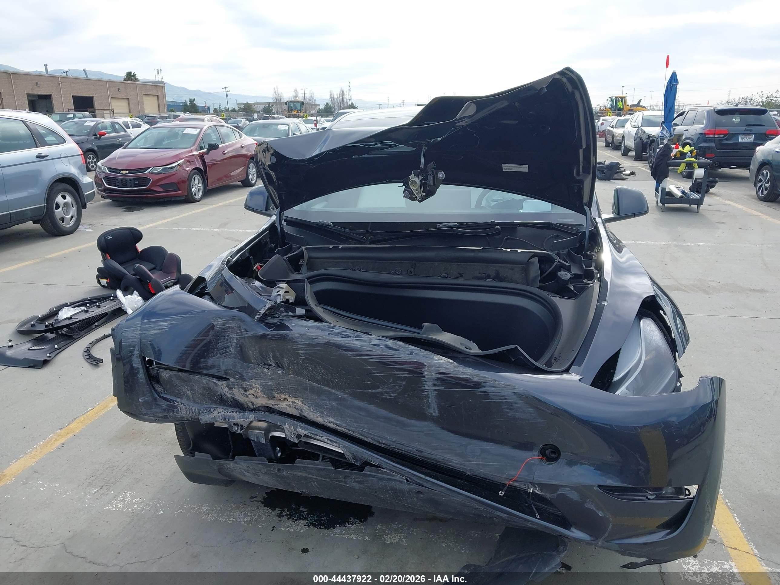 TESLA MODEL image 6