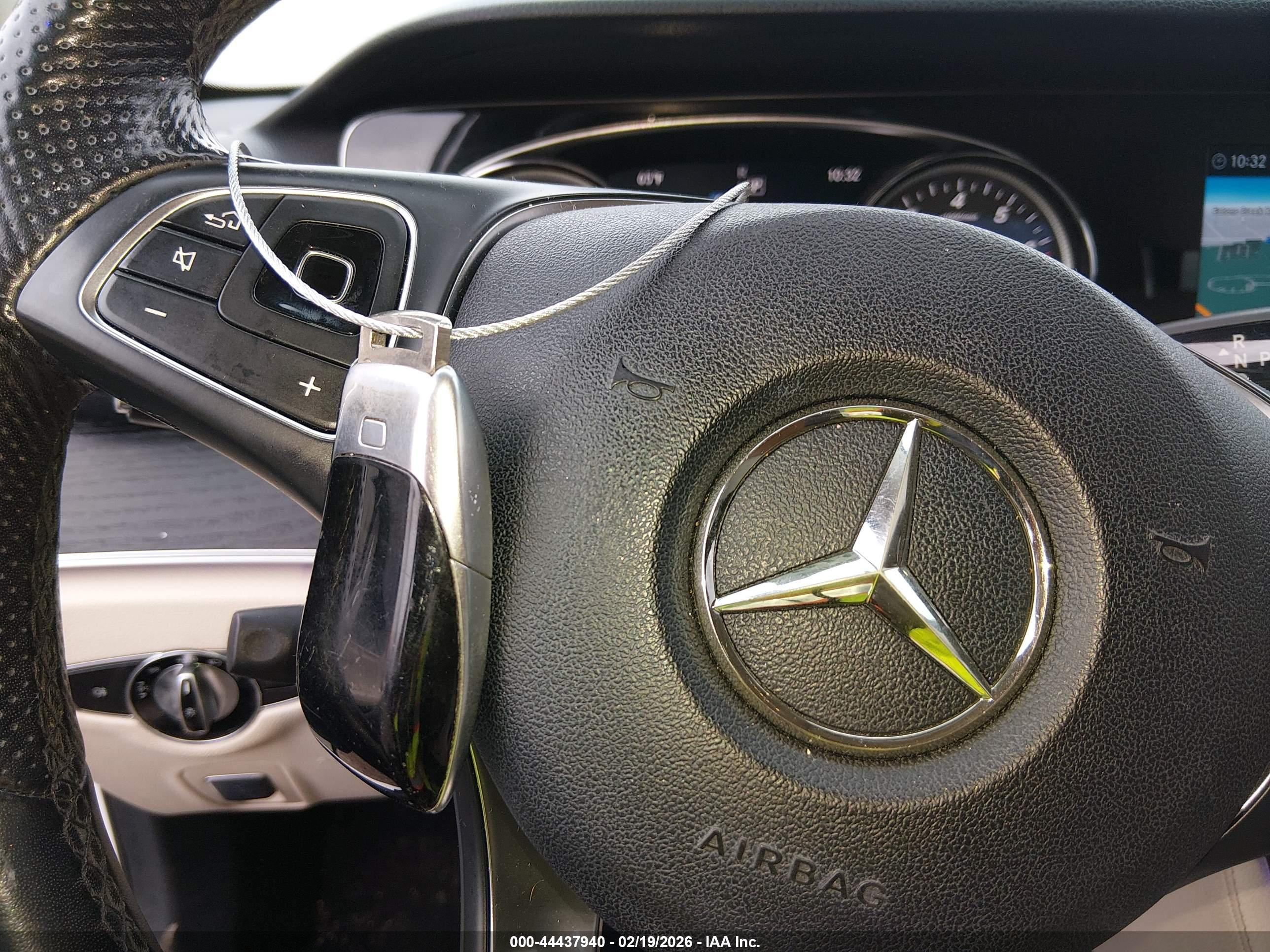 MERCEDES-BENZ E image 11