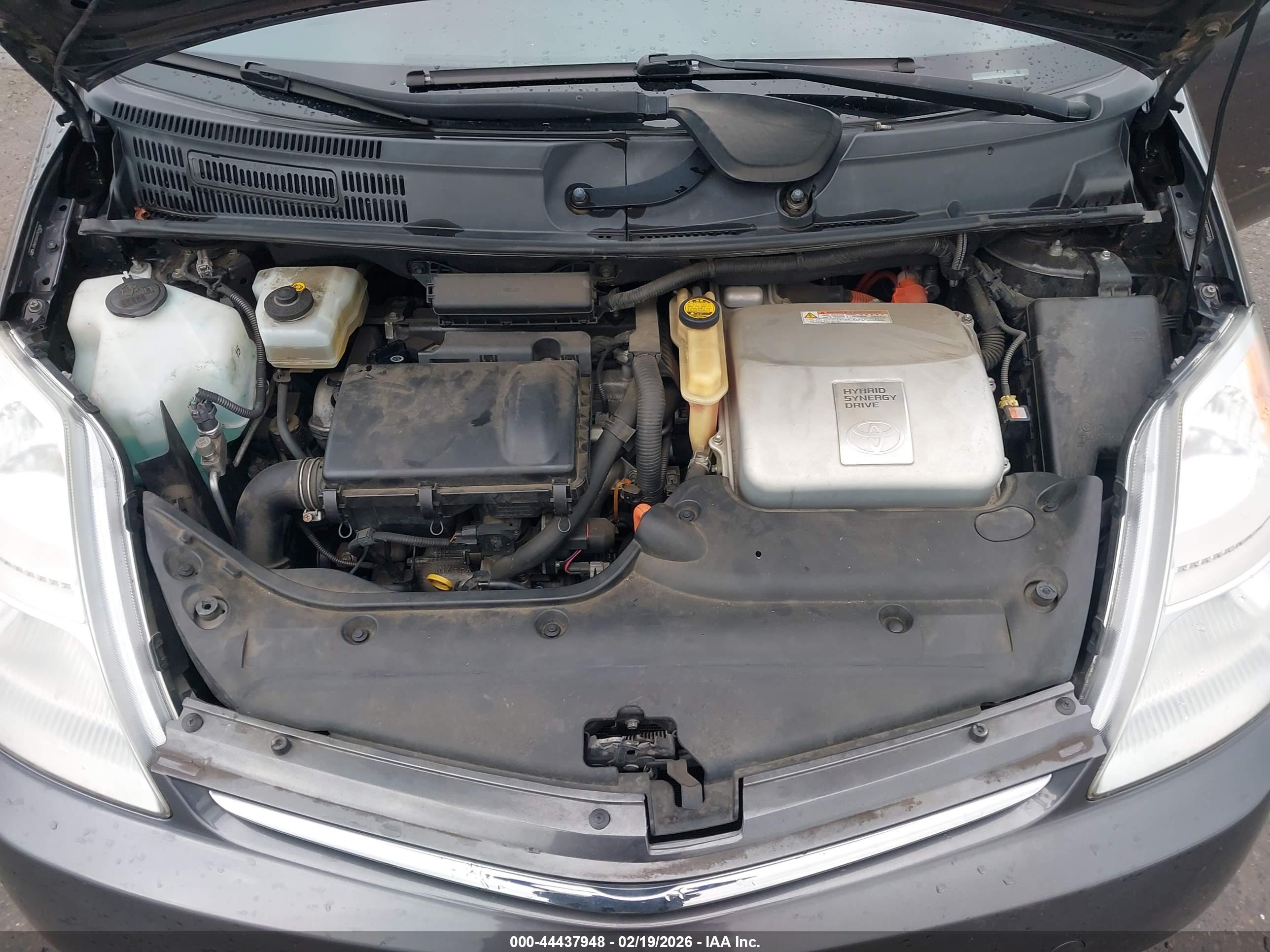 TOYOTA PRIUS image 10