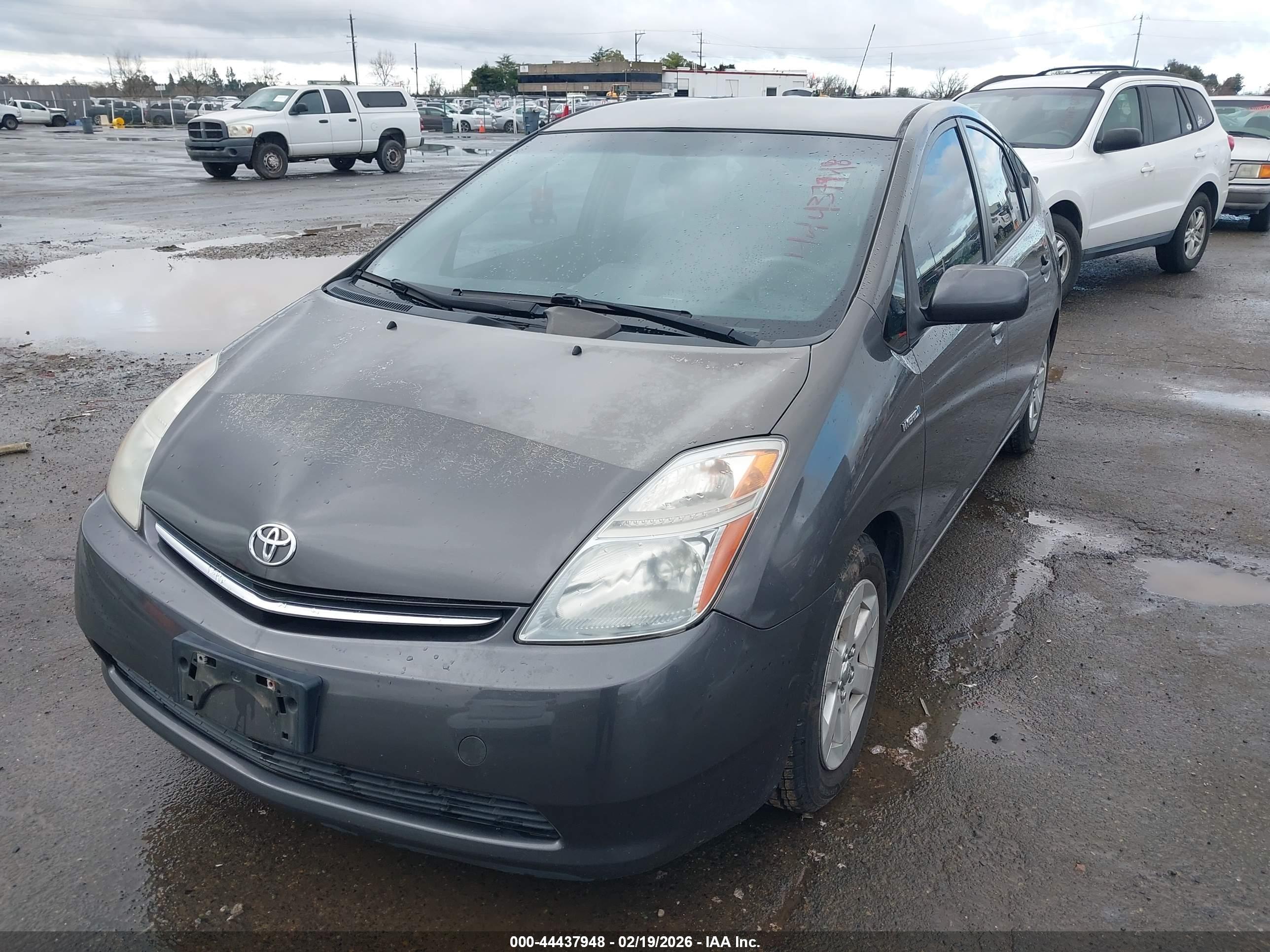 TOYOTA PRIUS image 2