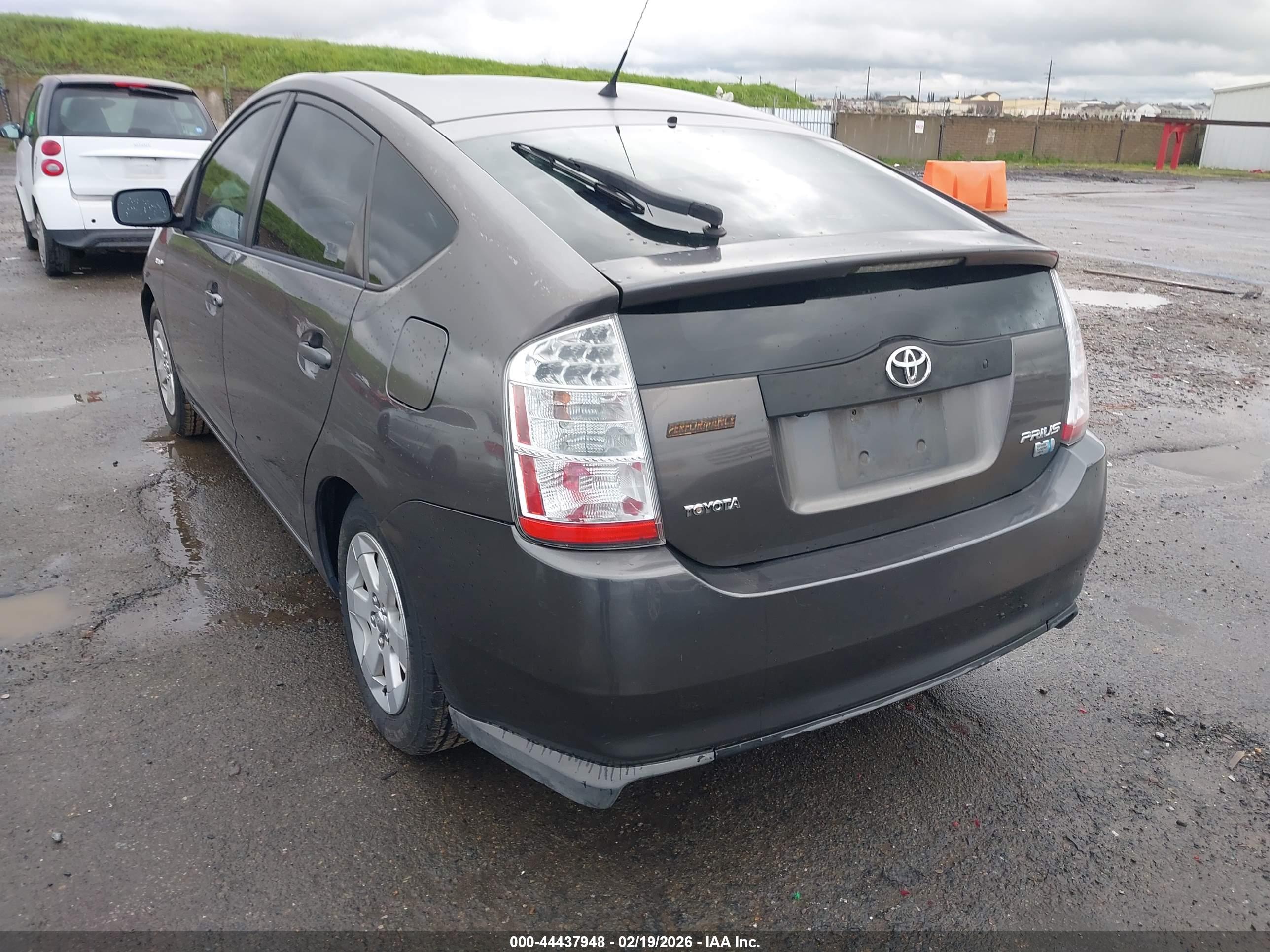 TOYOTA PRIUS image 3