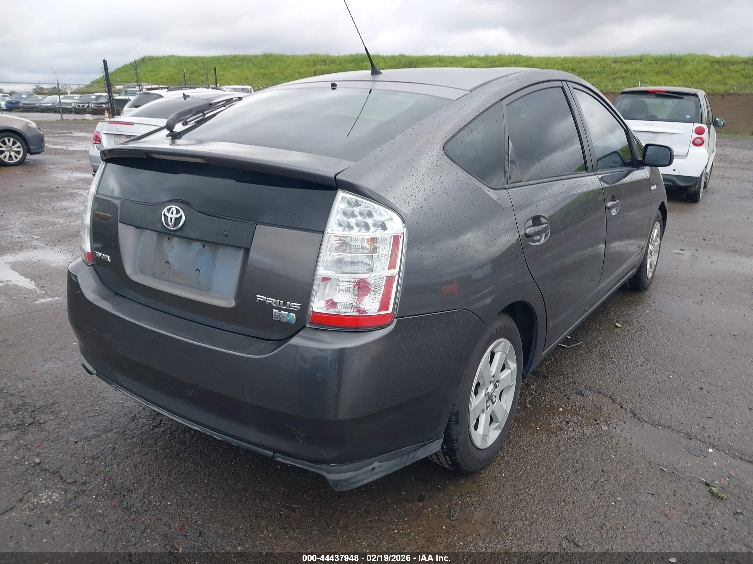 TOYOTA PRIUS image 4