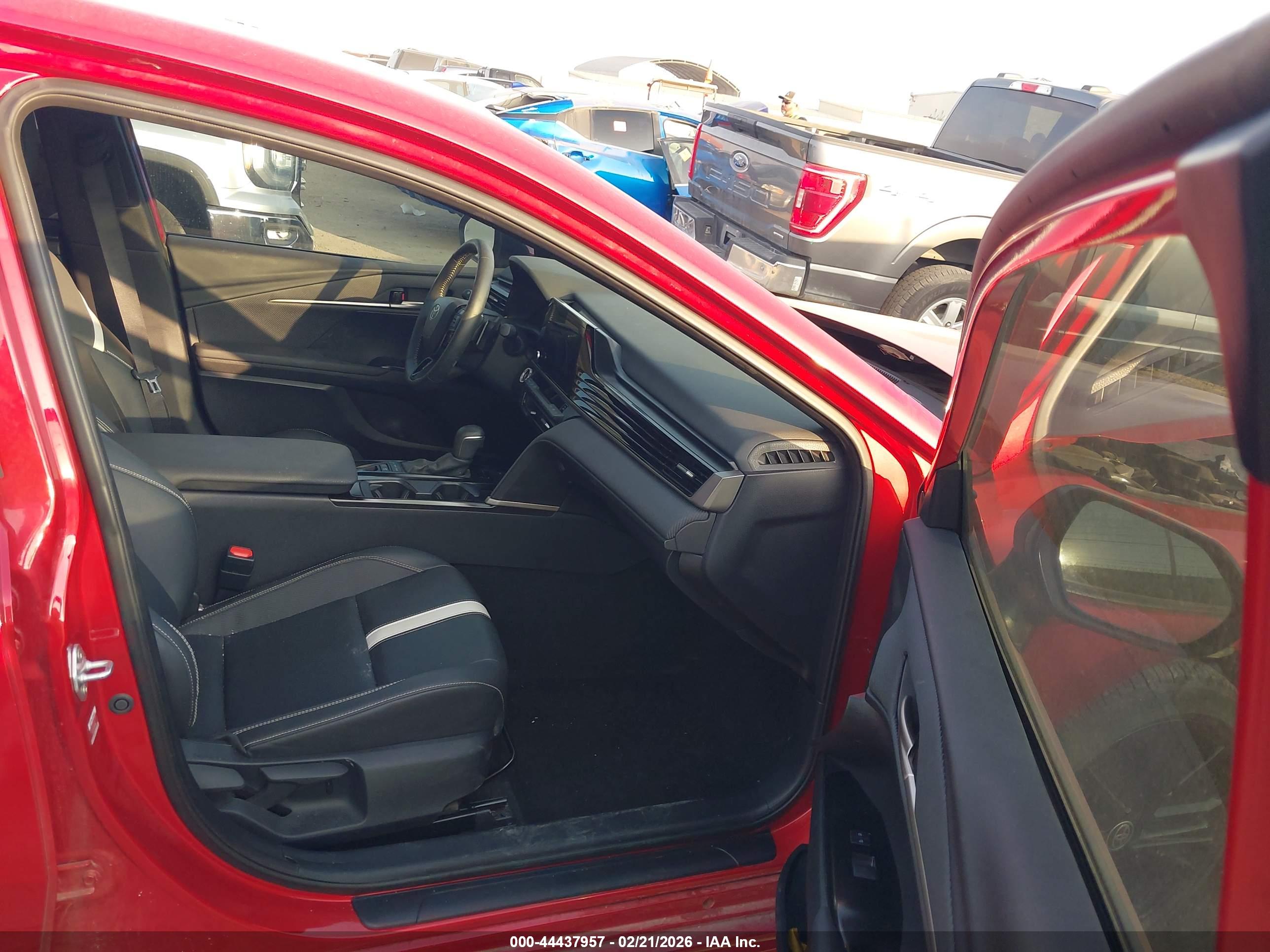 TOYOTA CAMRY image 5