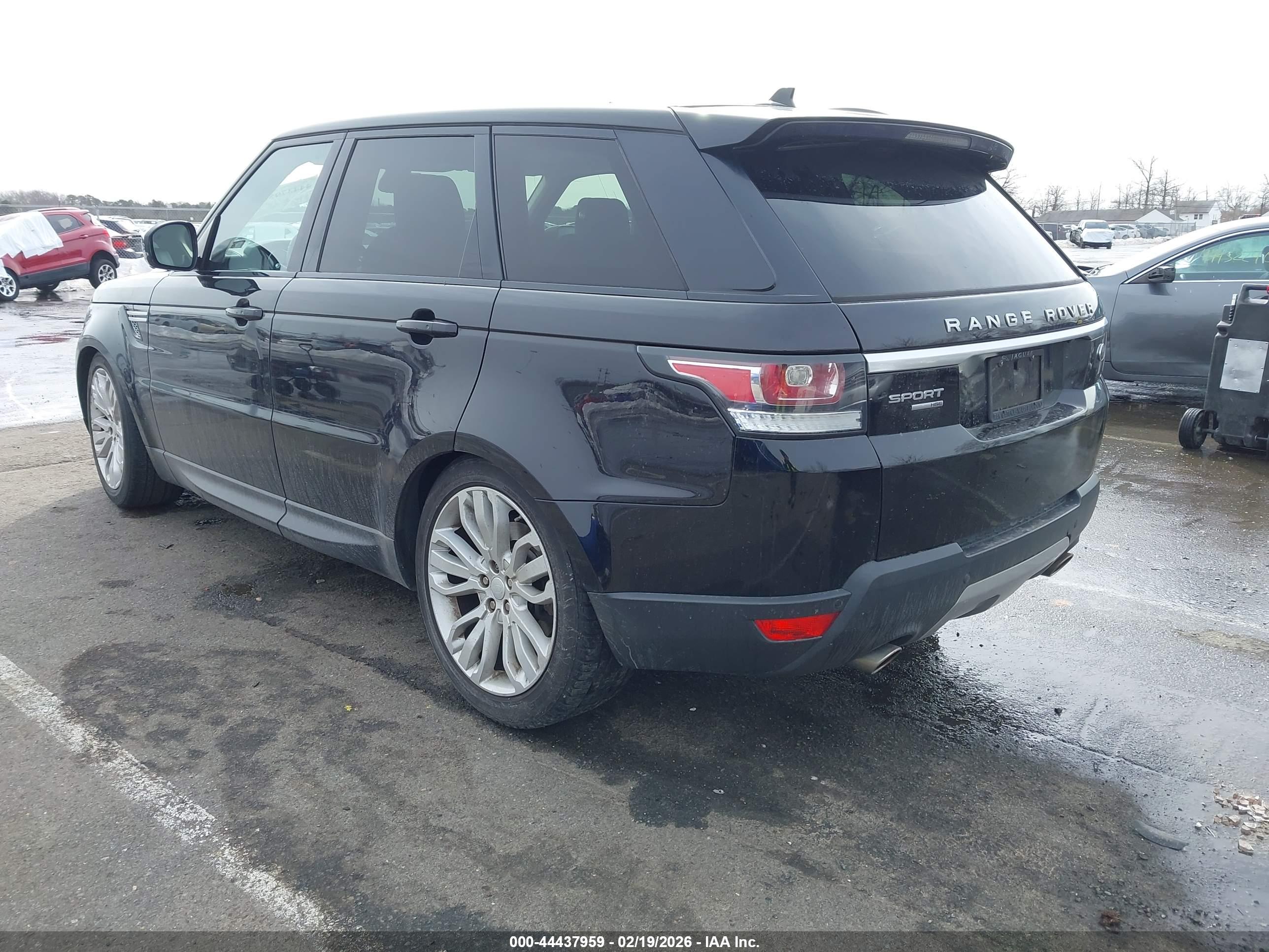 LAND ROVER image 3