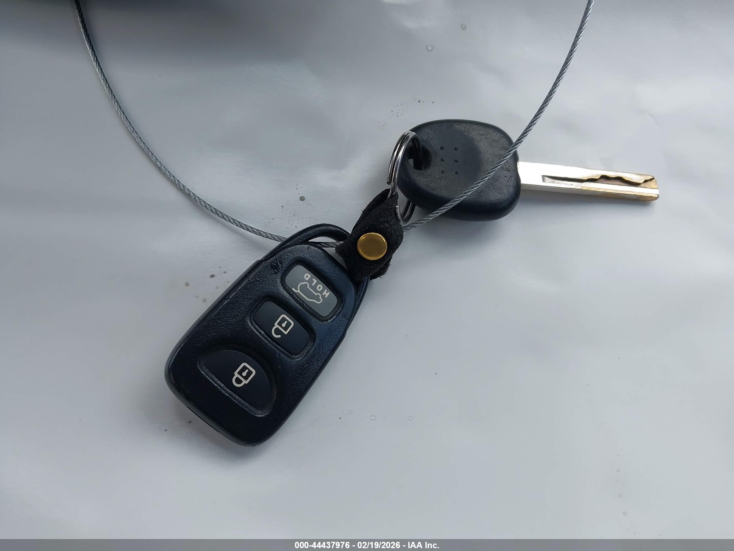 HYUNDAI ELANTRA image 11