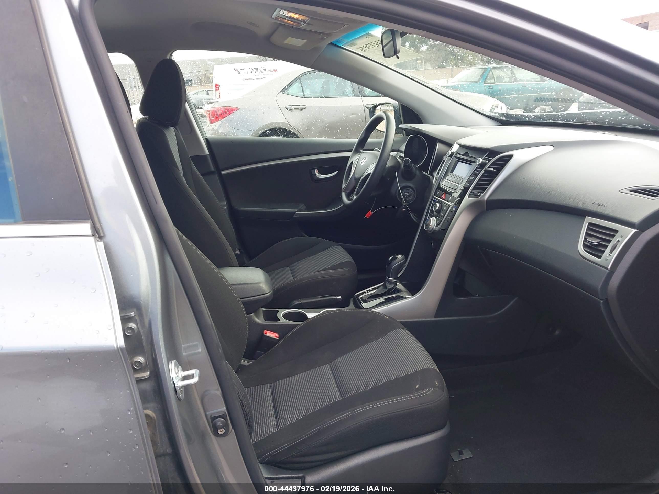 HYUNDAI ELANTRA image 5
