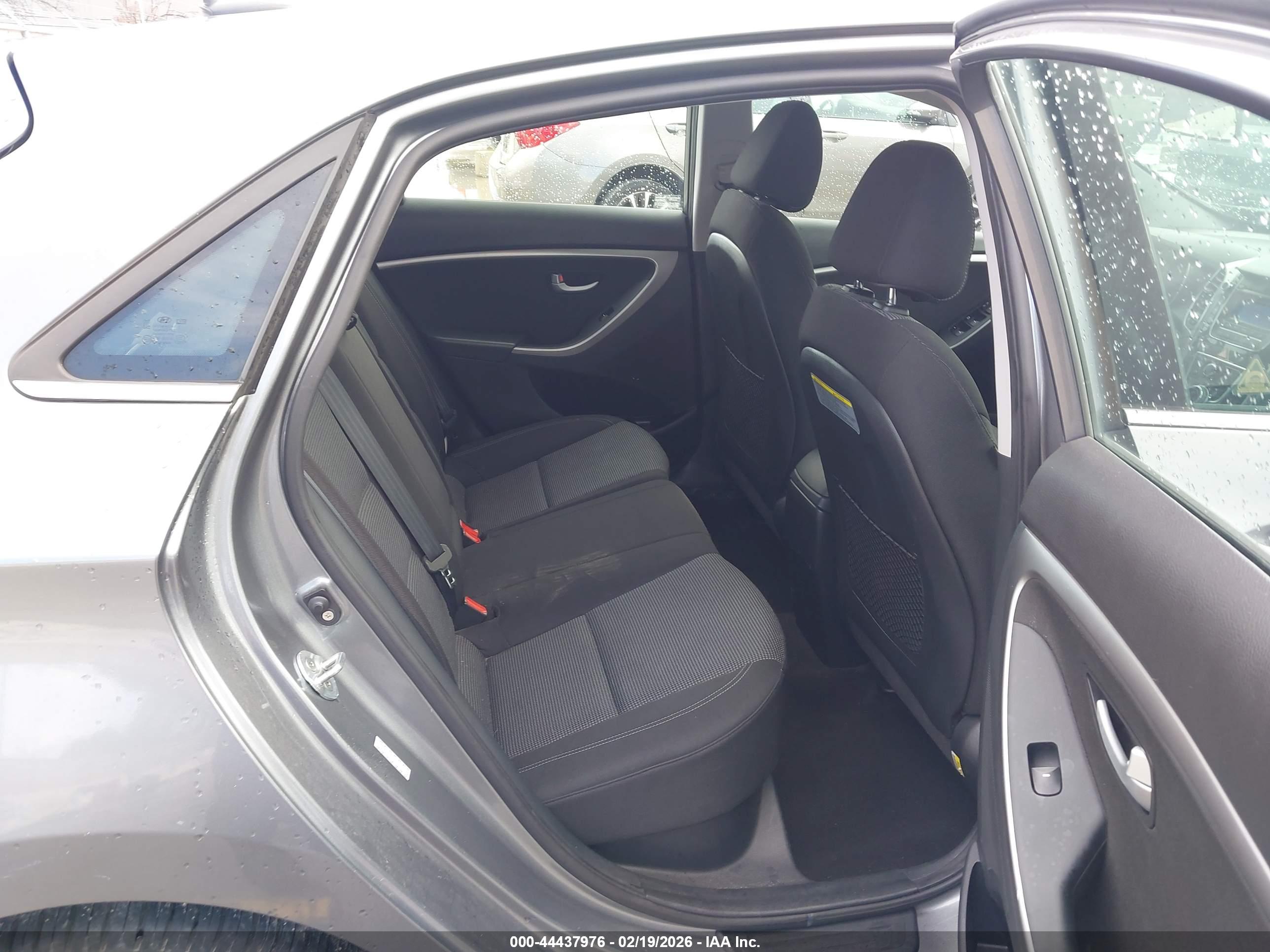HYUNDAI ELANTRA image 8