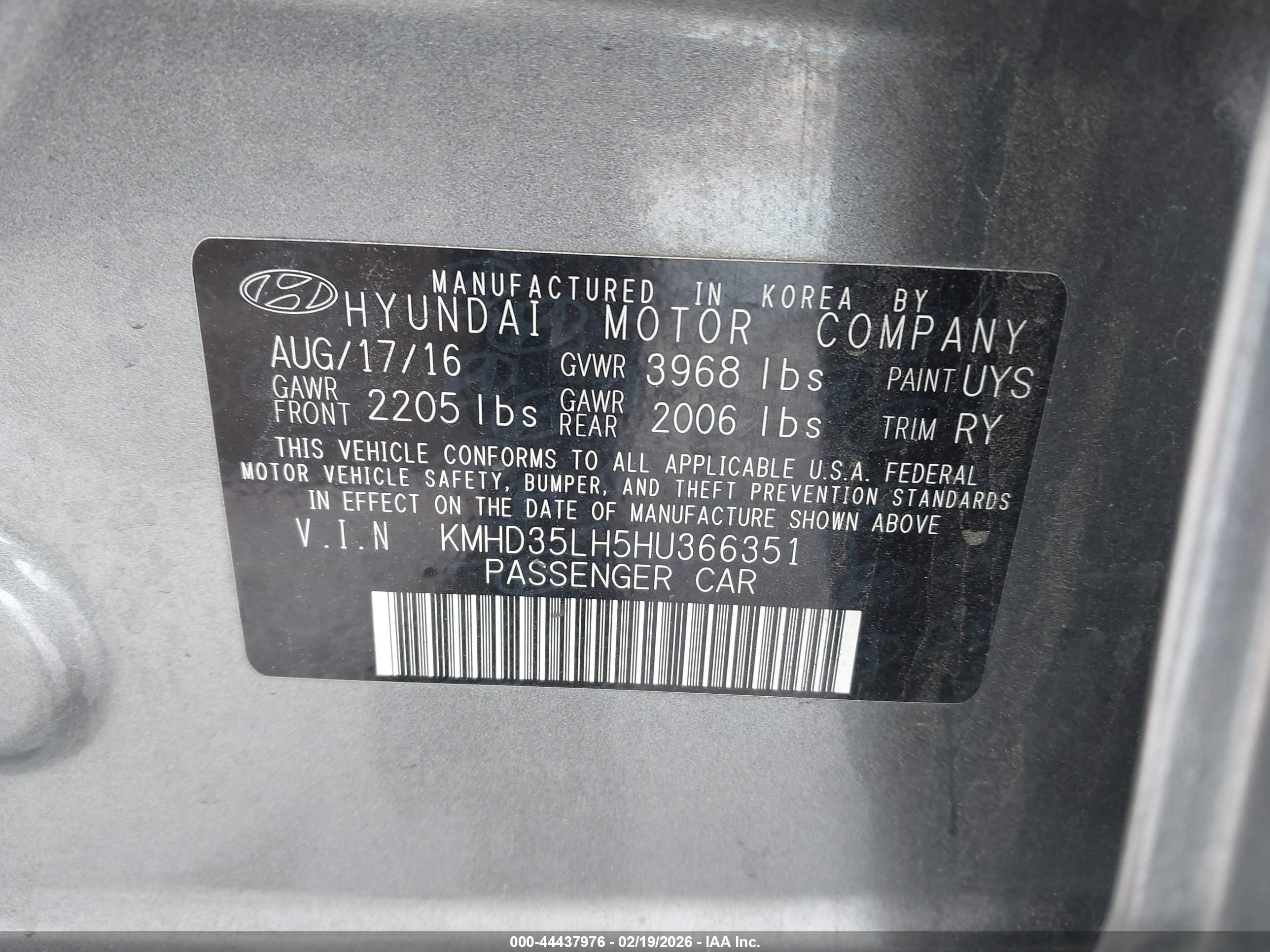 HYUNDAI ELANTRA image 9