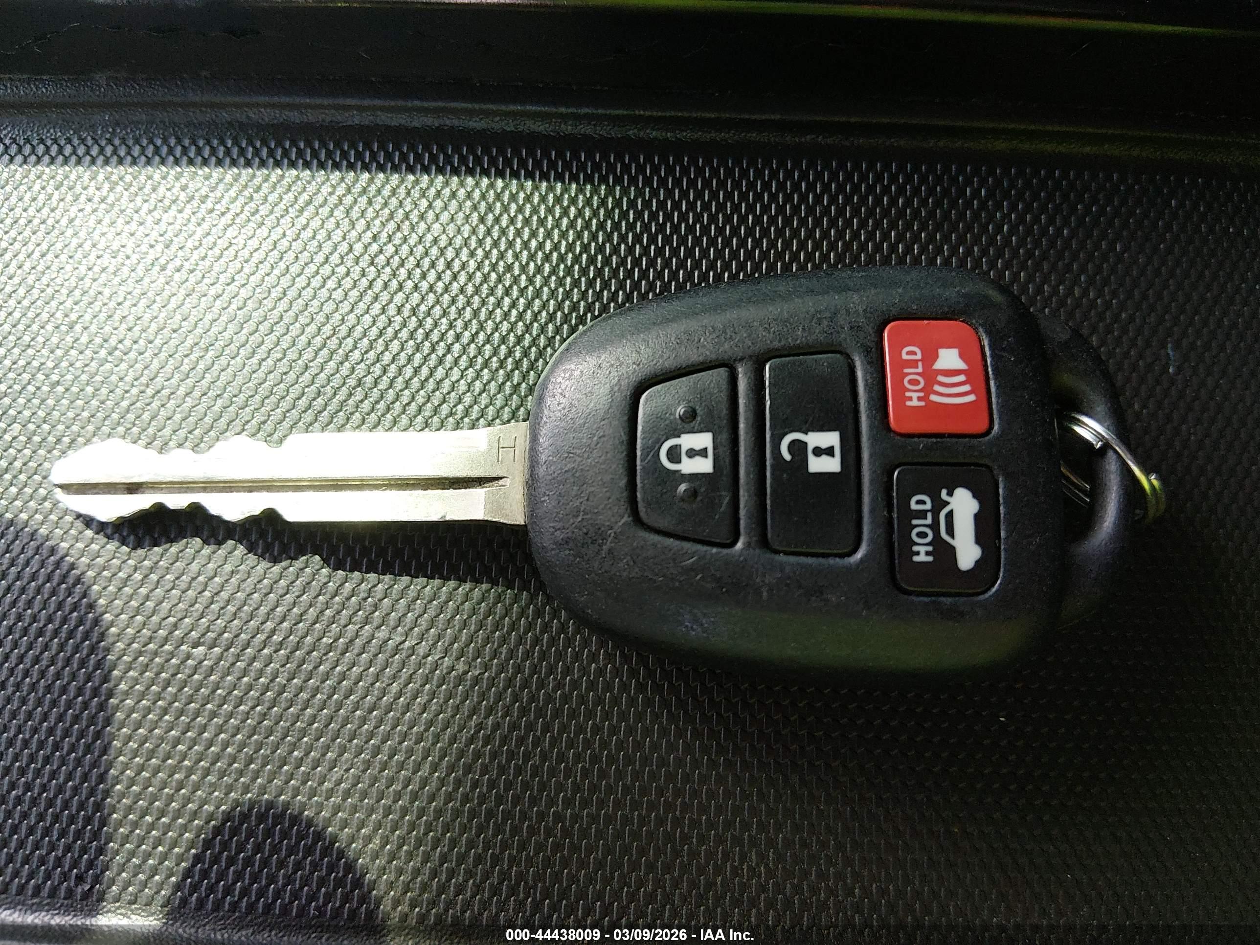 TOYOTA COROLLA image 11