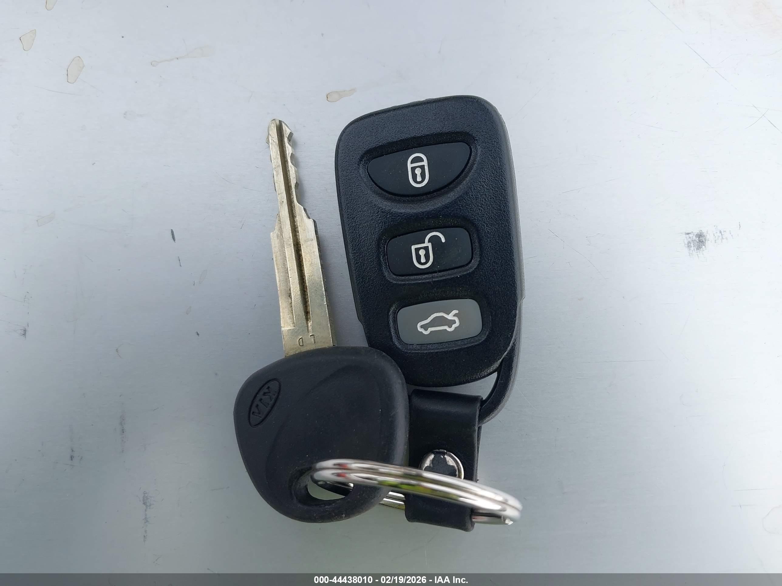 KIA SPECTRA image 11