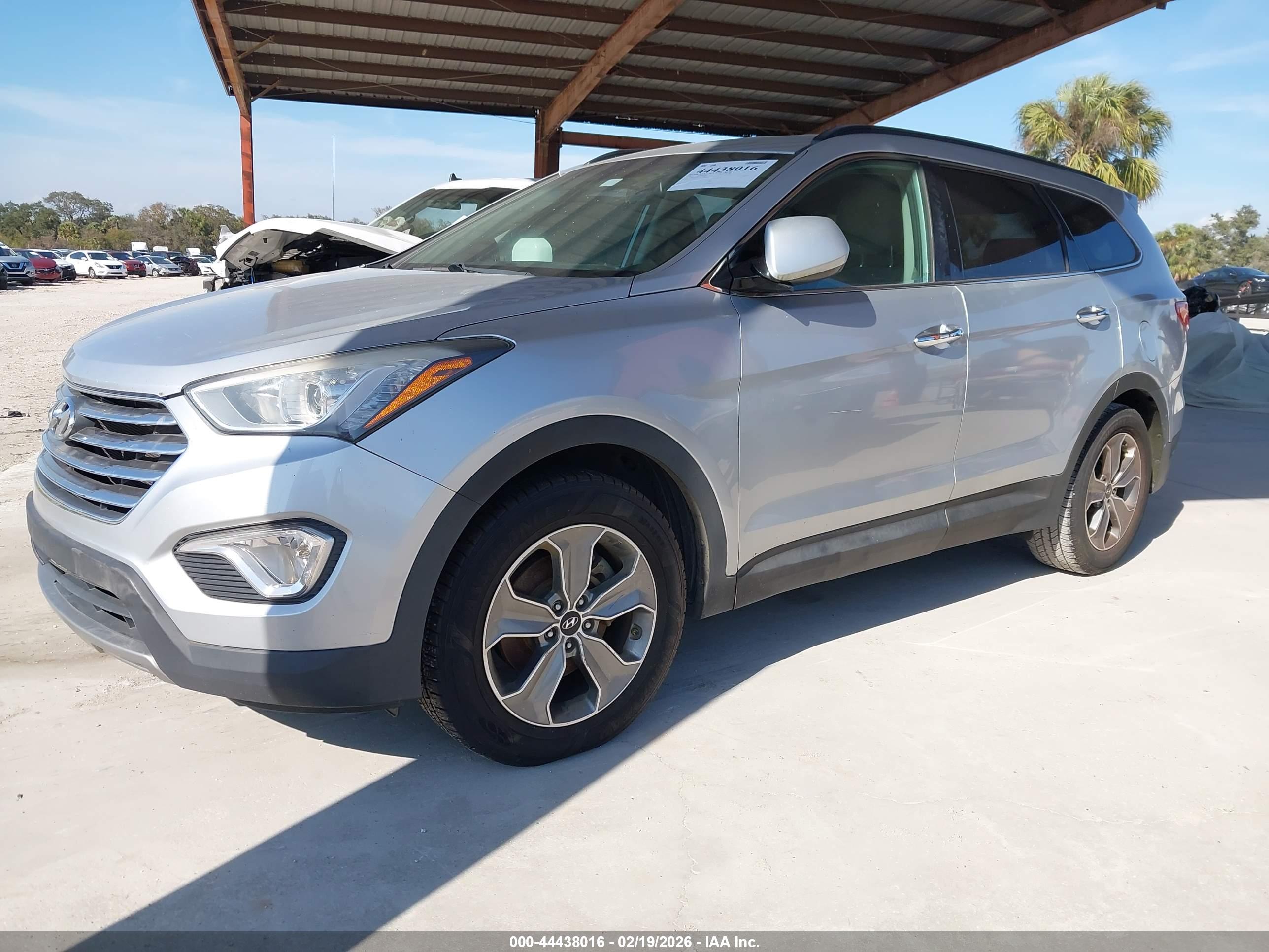 HYUNDAI SANTA image 2