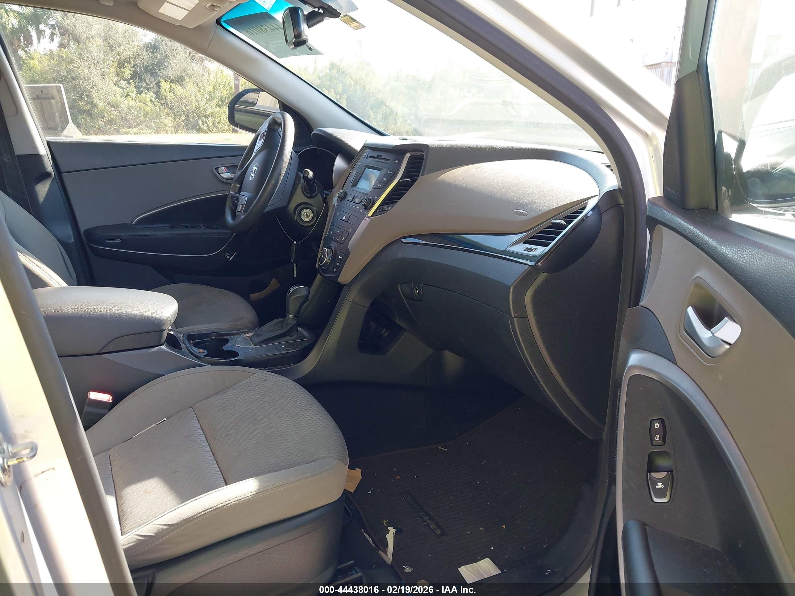 HYUNDAI SANTA image 5