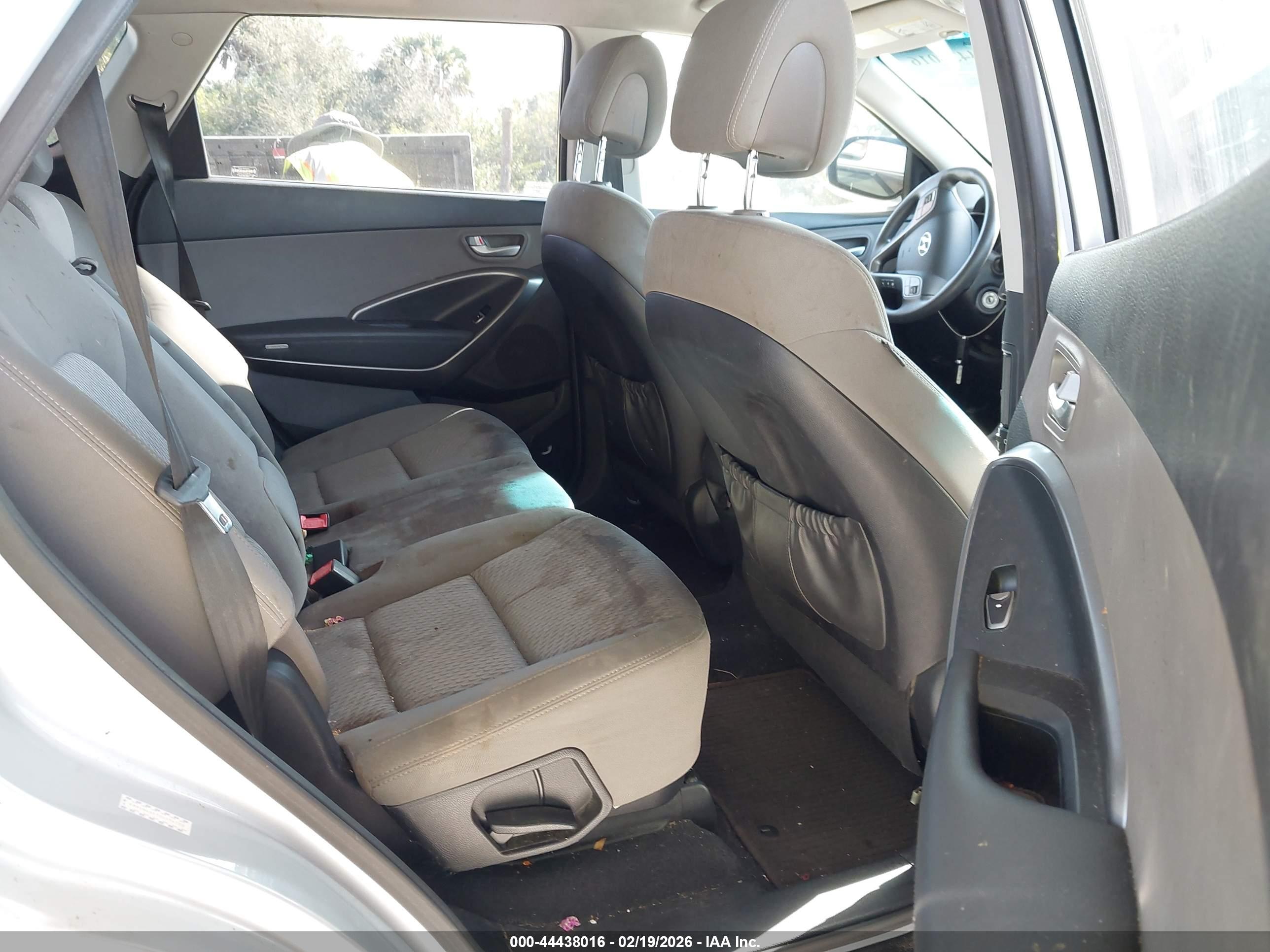 HYUNDAI SANTA image 8